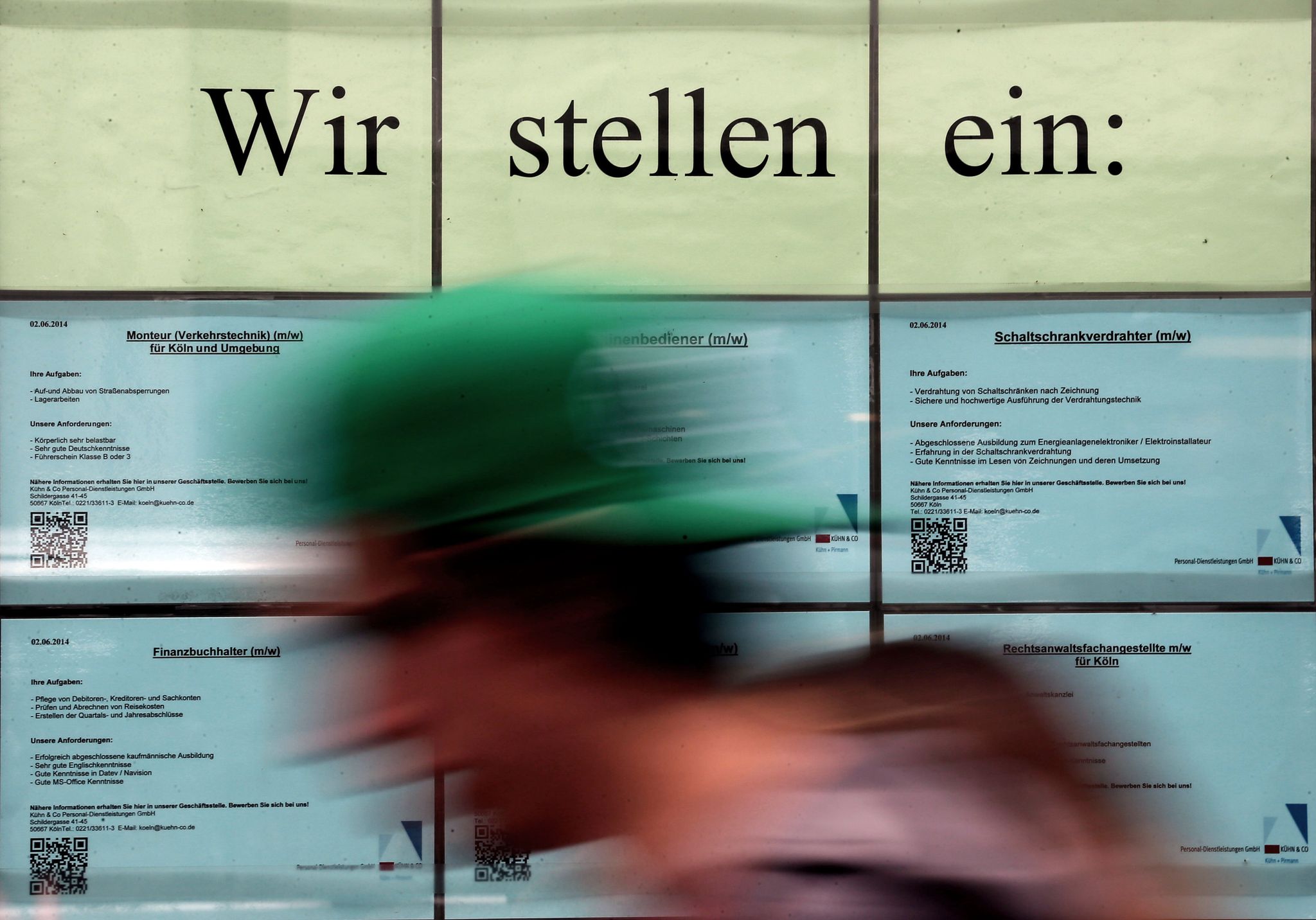 Zahl der offenen Stellen trotz Rückgangs auf hohem Niveau