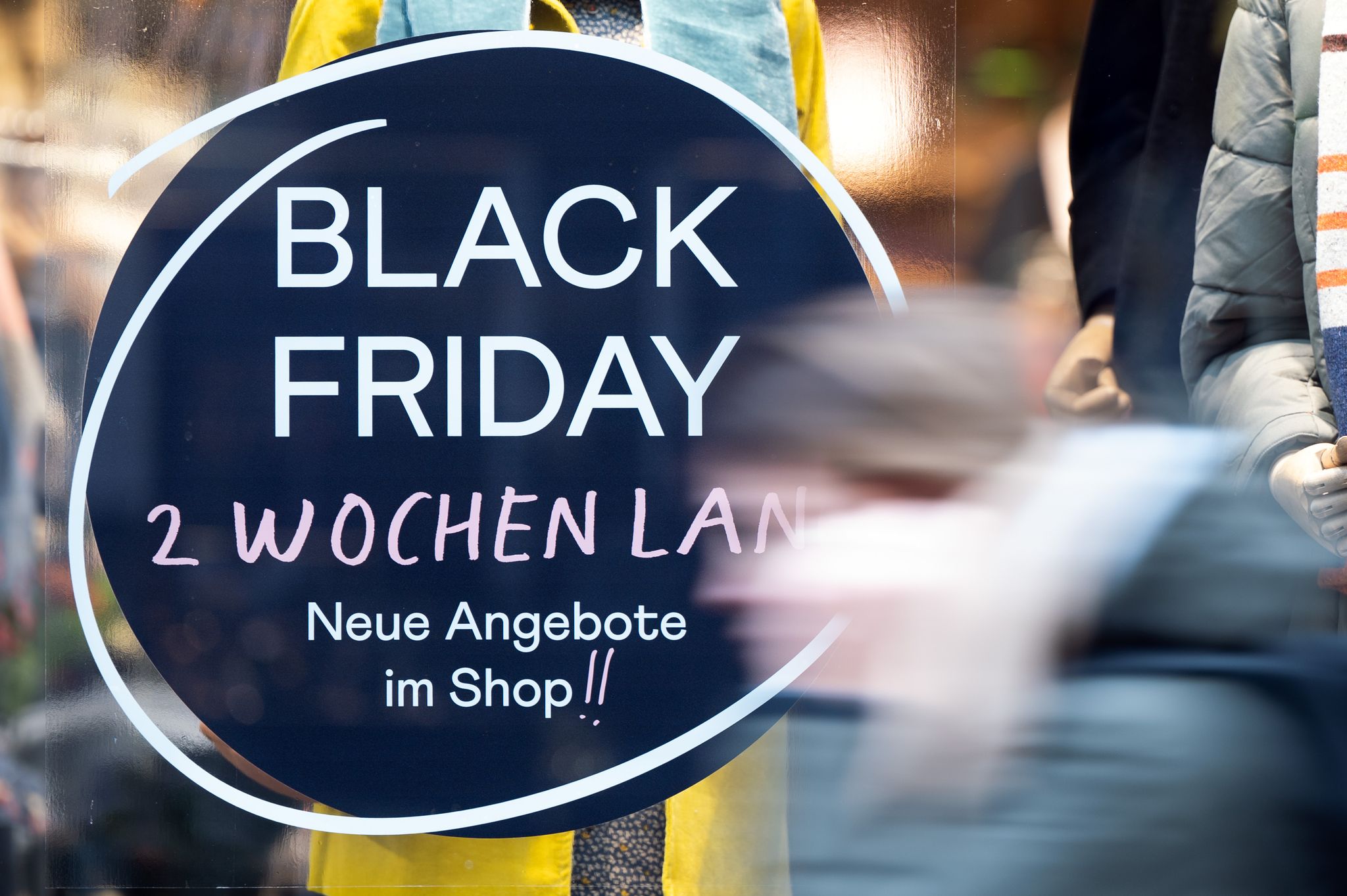 Inflation und knappe Kassen: Dunkle Wolken am Black Friday