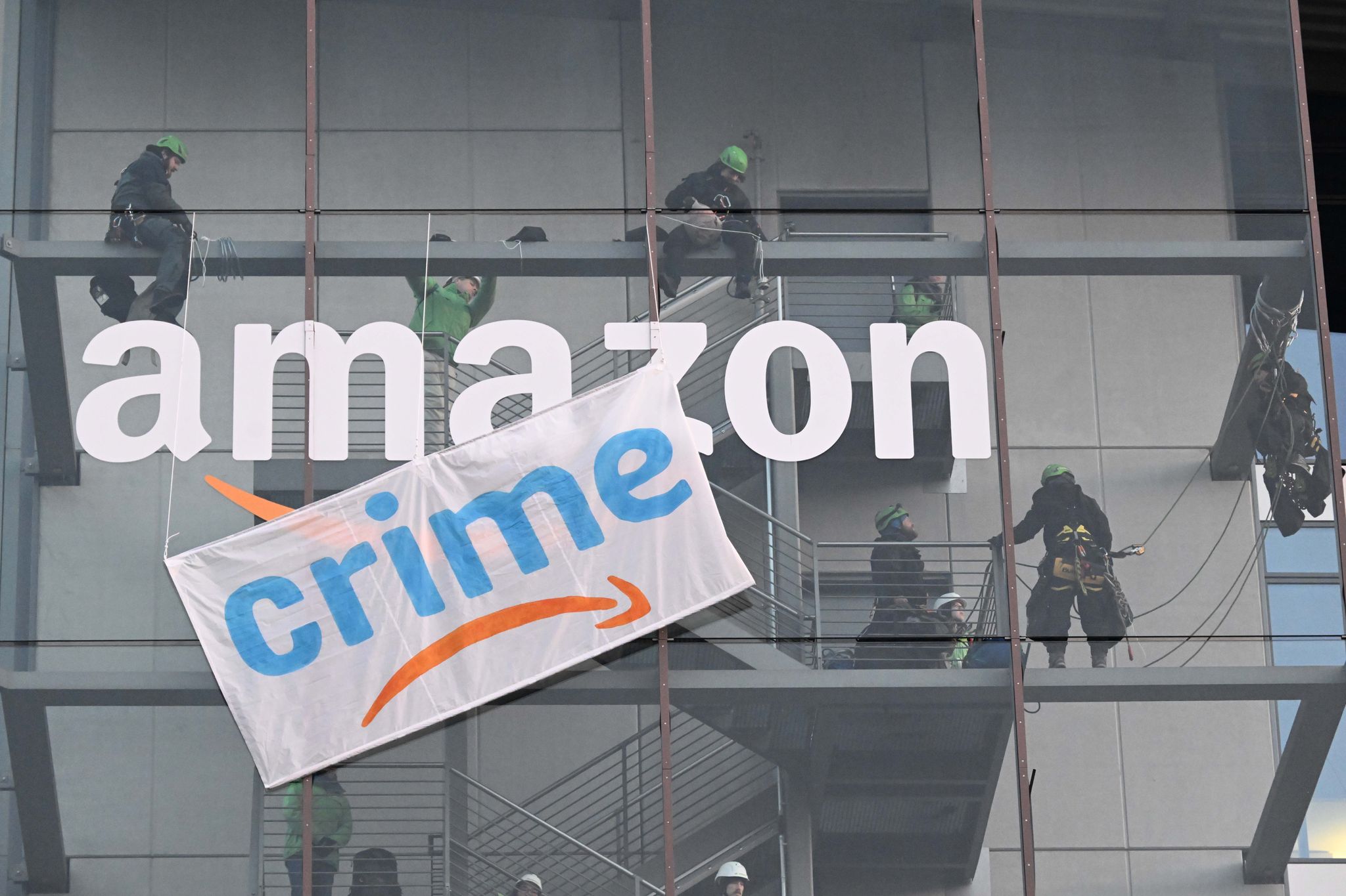 Black Friday: Protest von Verdi und Greenpeace gegen Amazon