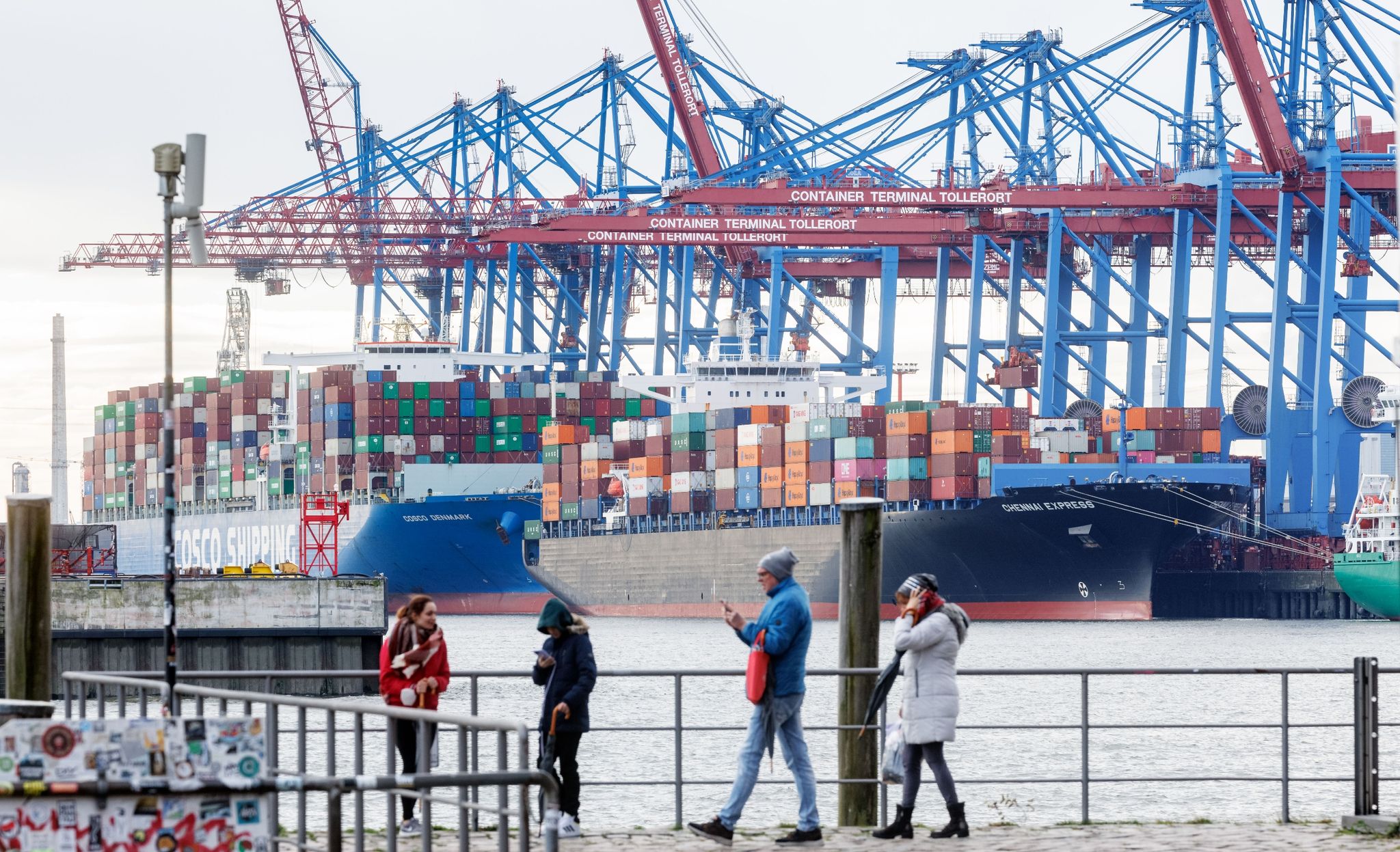 Hamburg fordert wegen Elbe-Schlick nationalen Hafengipfel