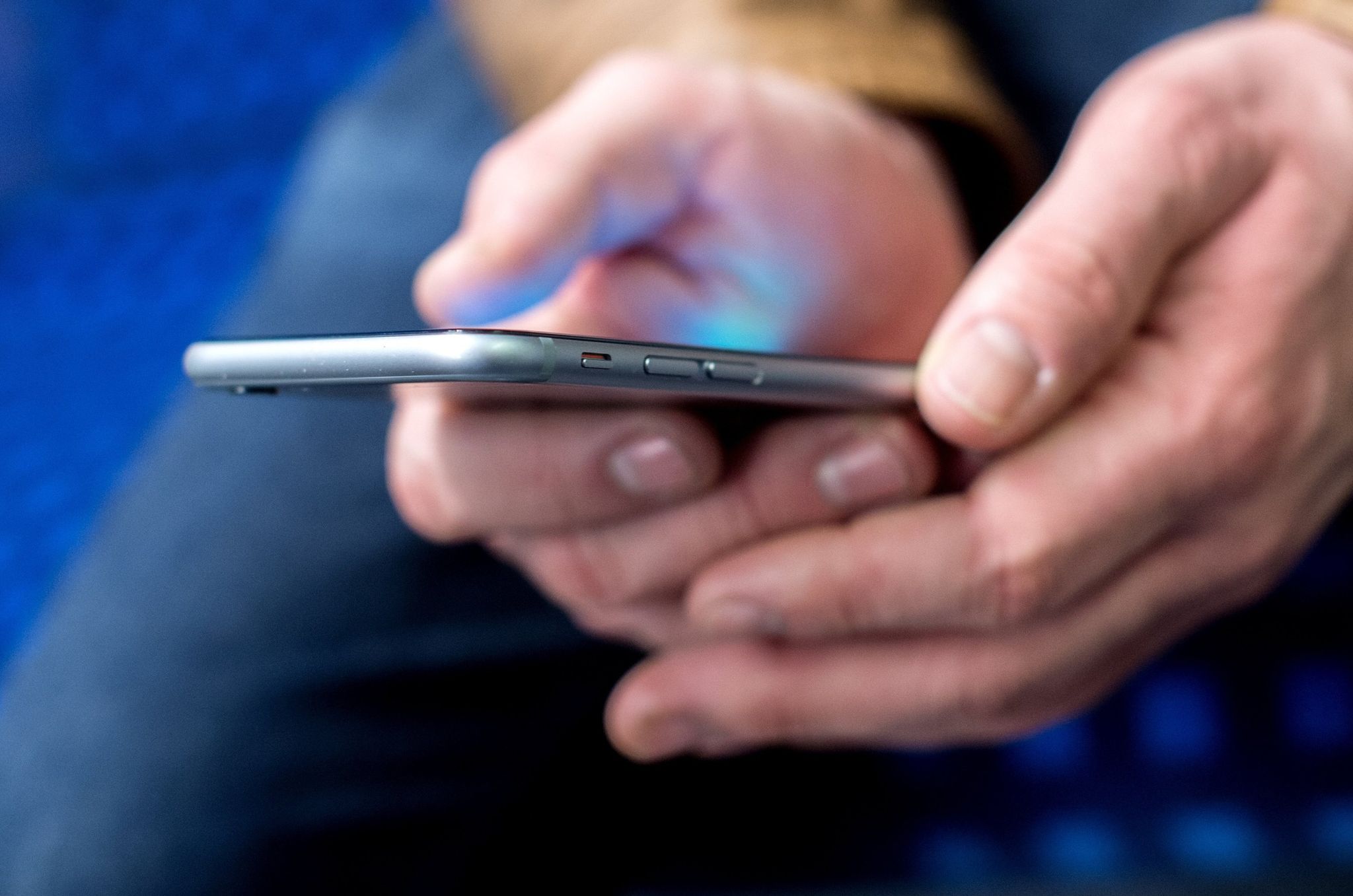 Extra-Handyfrequenz an Bahnstrecken: Kritik an Behörde