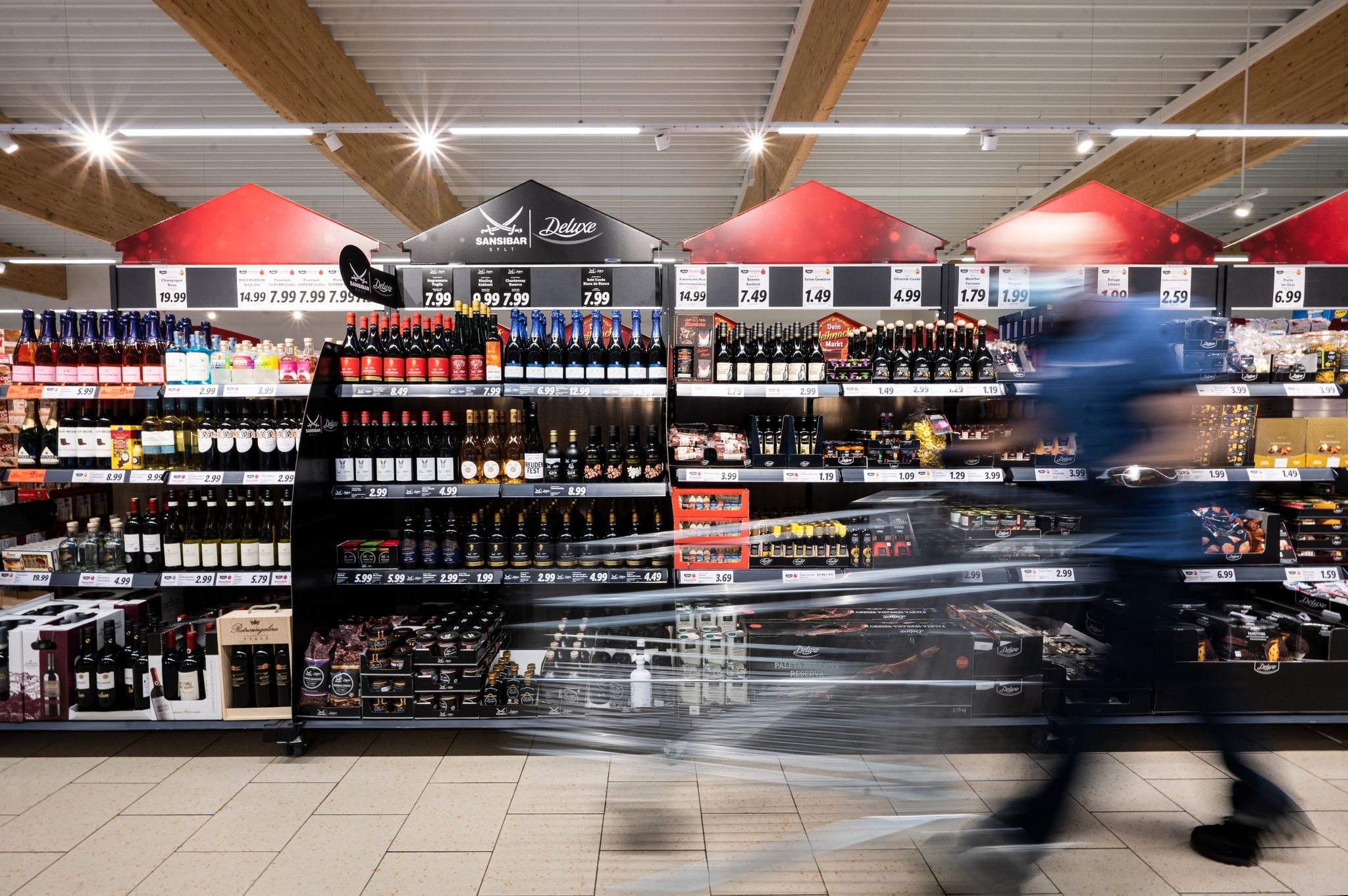 Zum Fest: Discounter locken mit günstigen Feinkostprodukten