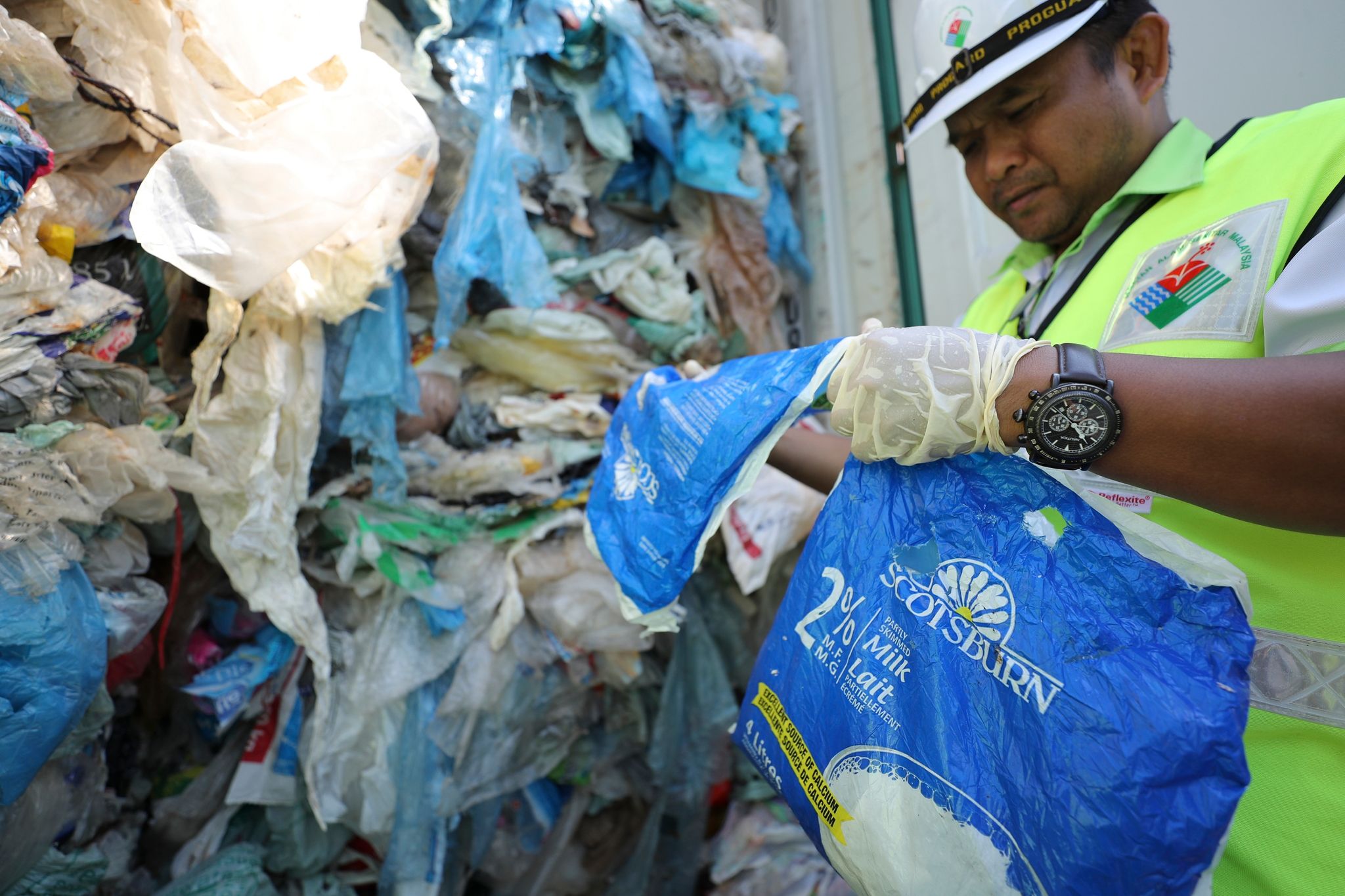 Plastikmüll-Exporte nach Asien steigen etwas