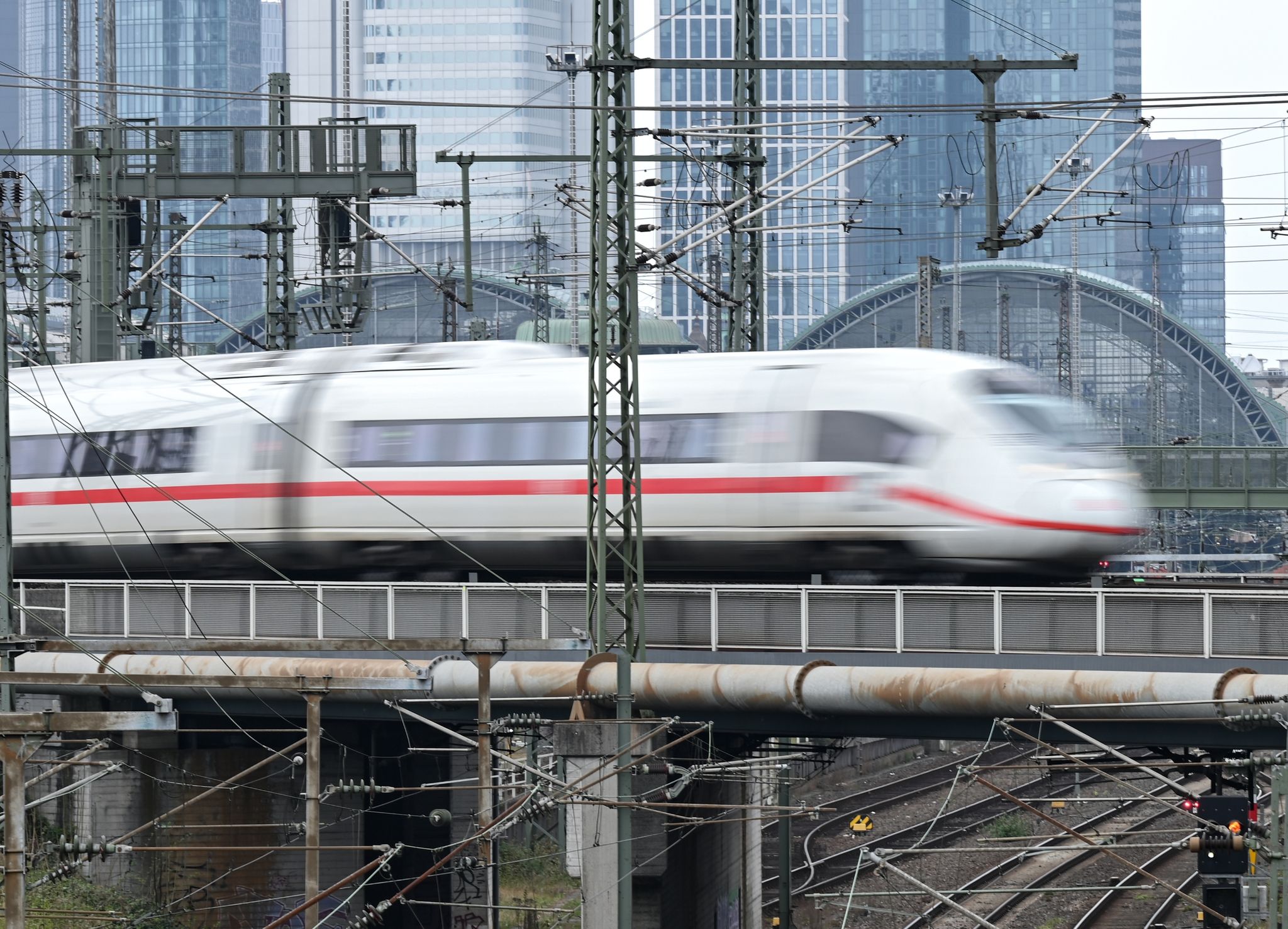 Deutsche Bahn: Jeder dritte Fernverkehrszug 2022 zu spät