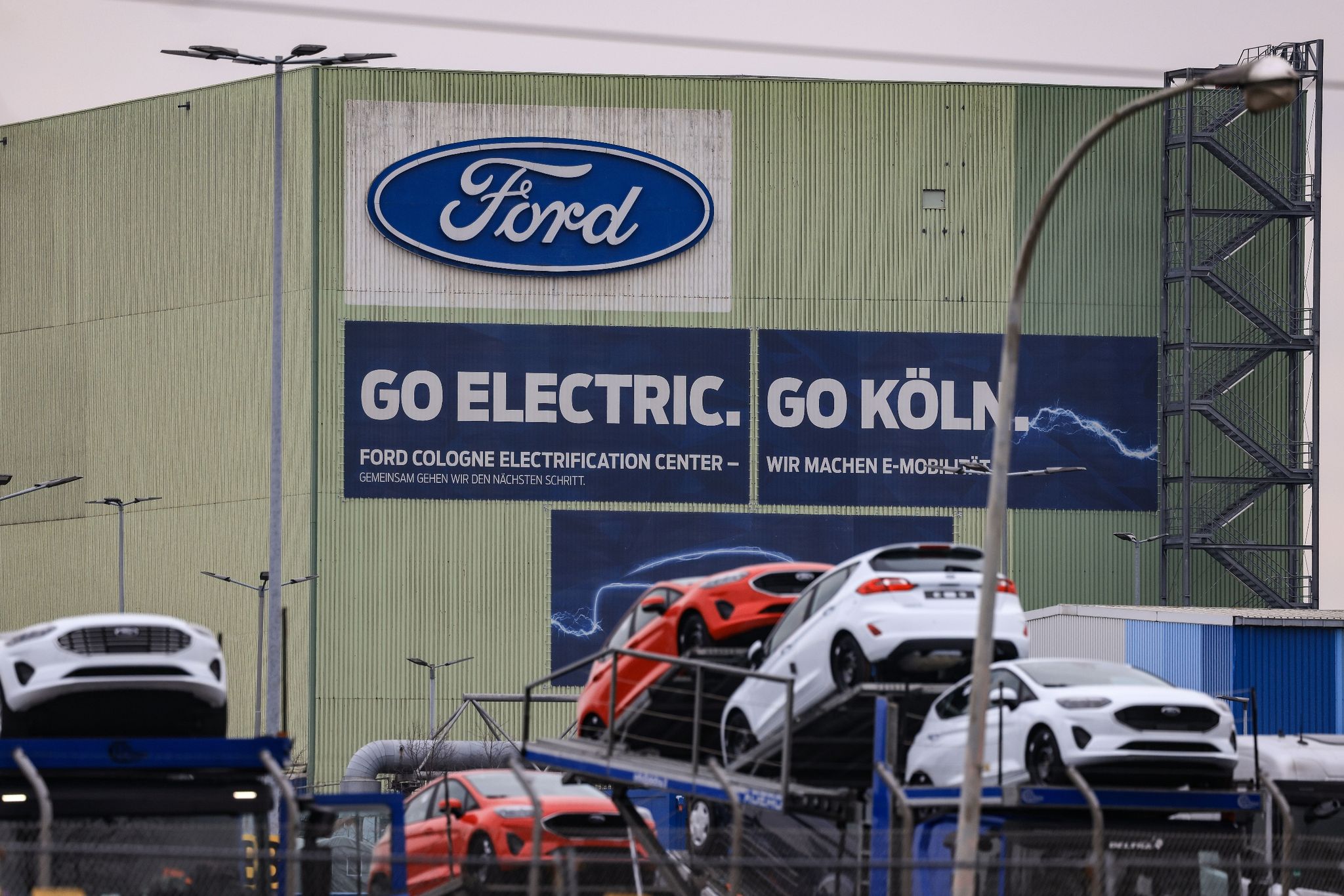 Kahlschlag? Ford-Beschäftigte vor ungewisser Zukunft