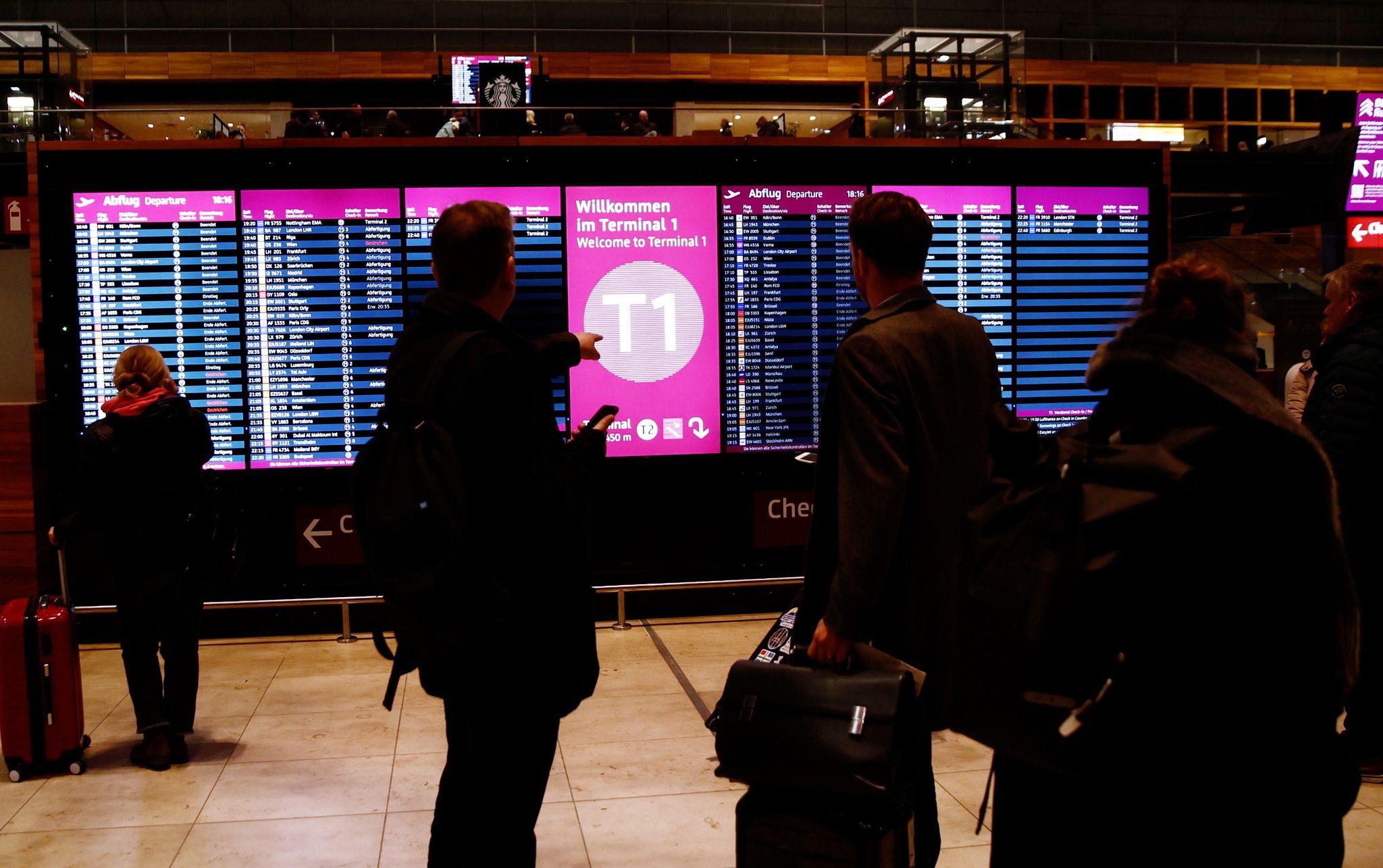 Warnstreik am Hauptstadtflughafen: Keine Passagierflüge