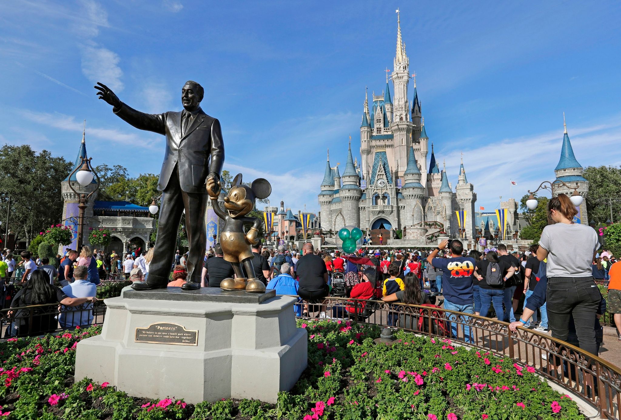 Disney streicht rund 7000 Stellen