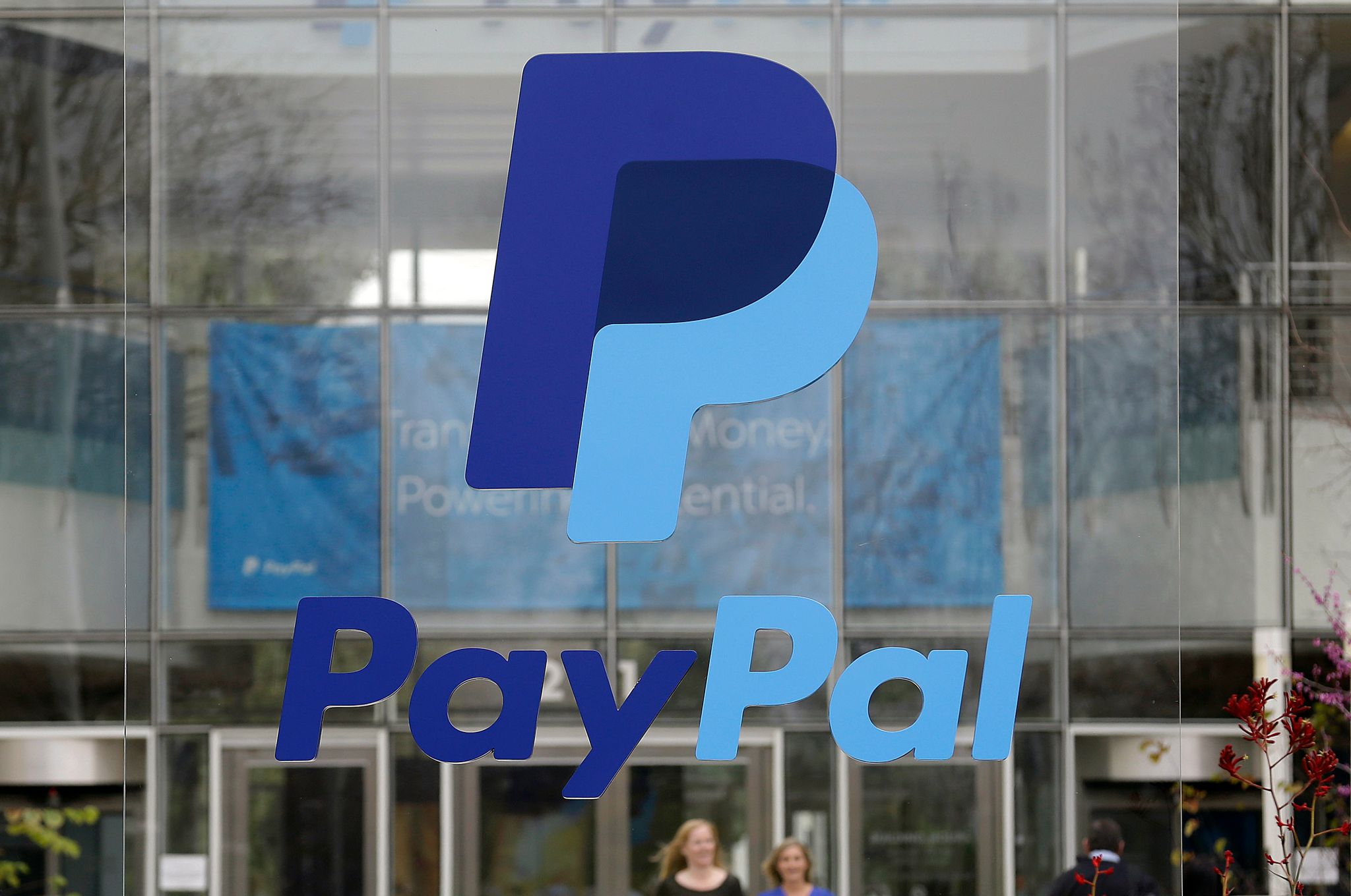 Paypal: Erlöse und Gewinn gesteigert – Chef tritt zurück