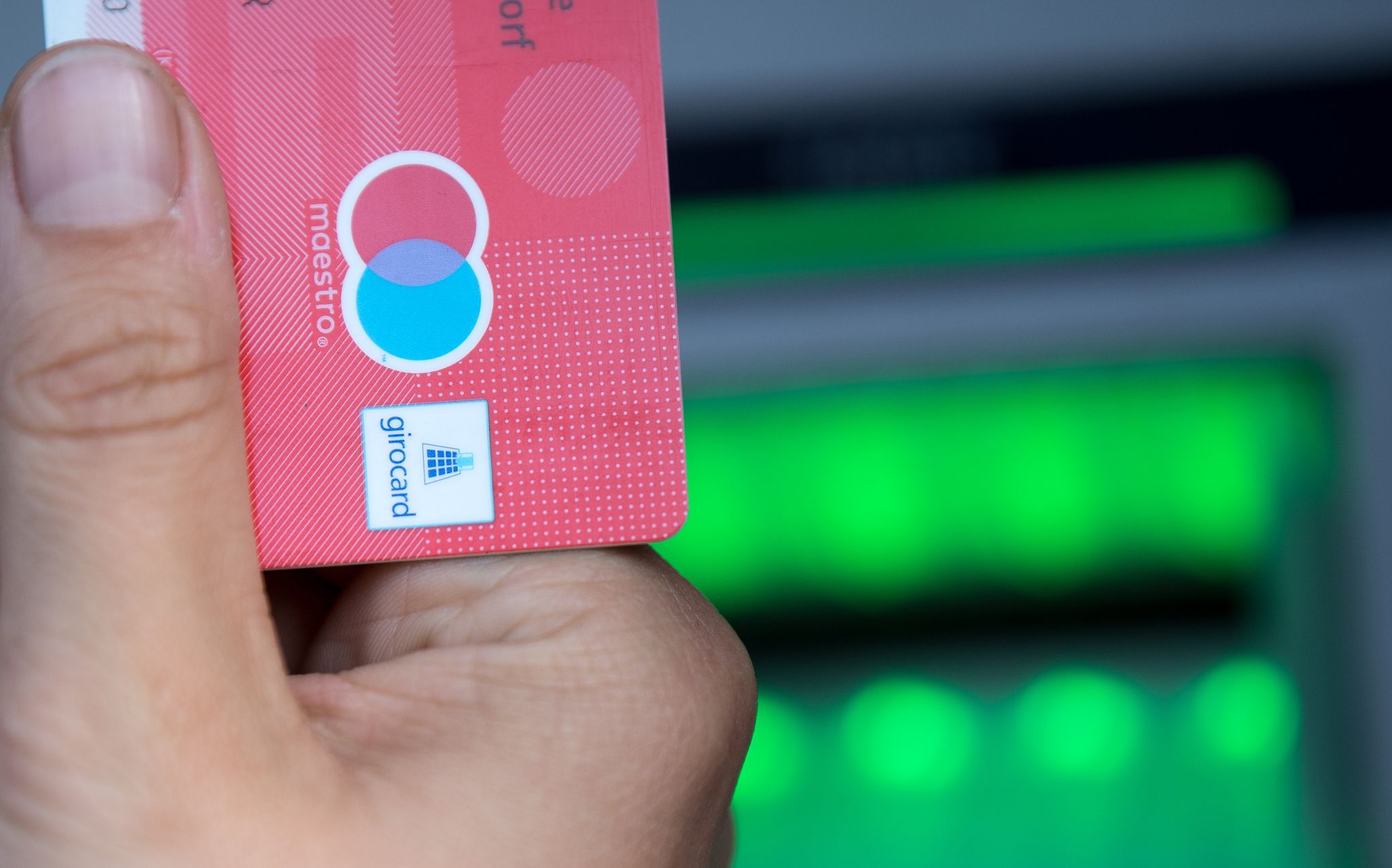 Rekordwerte beim bargeldlosen Bezahlen mit der Girocard