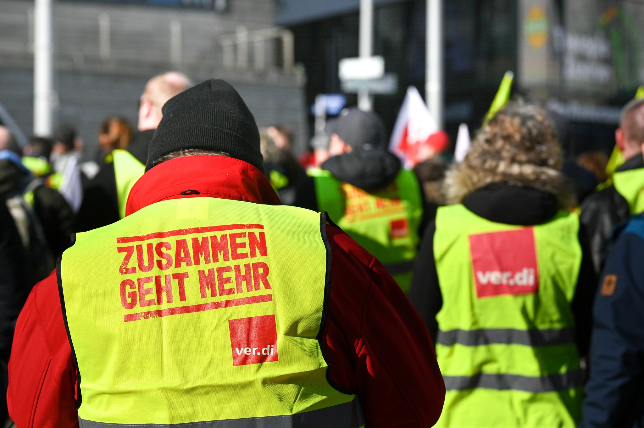 Verdi plant Warnstreiks an Flughäfen in NRW