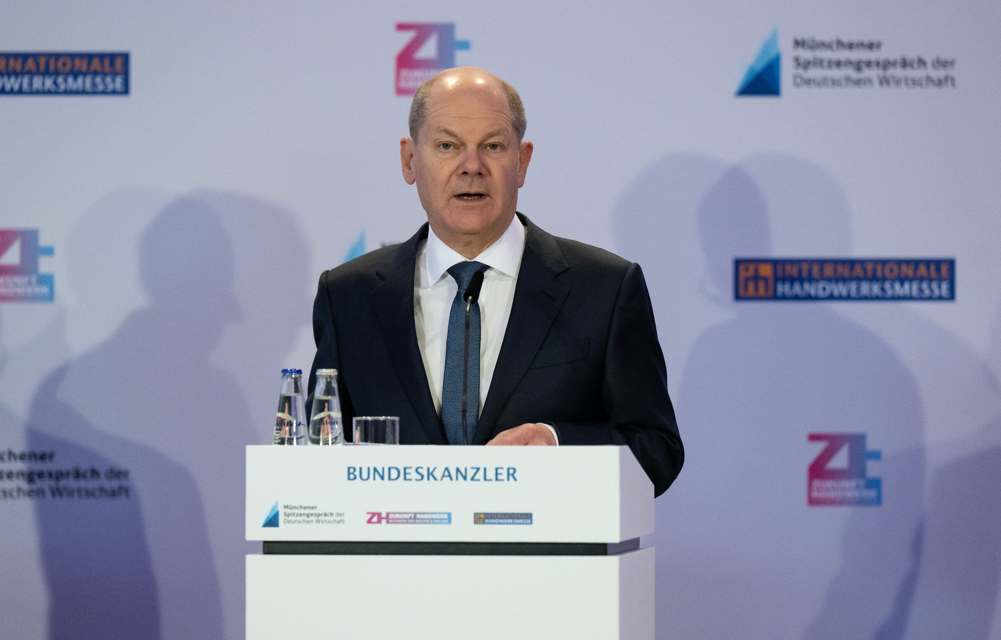 Wirtschaft fordert von Kanzler Scholz neue Zukunftsstrategie