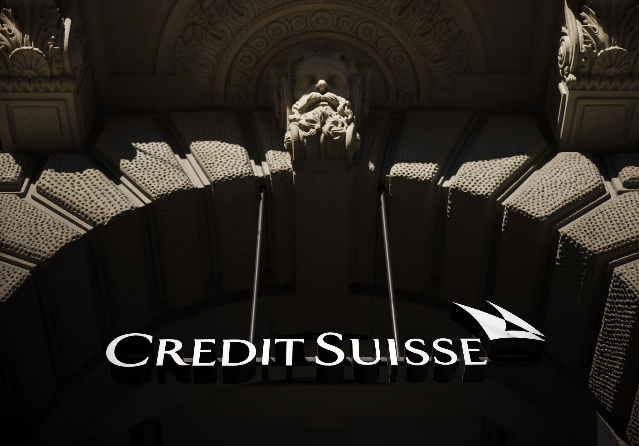 Banken weiter in Turbulenzen – Credit Suisse auf Rekordtief