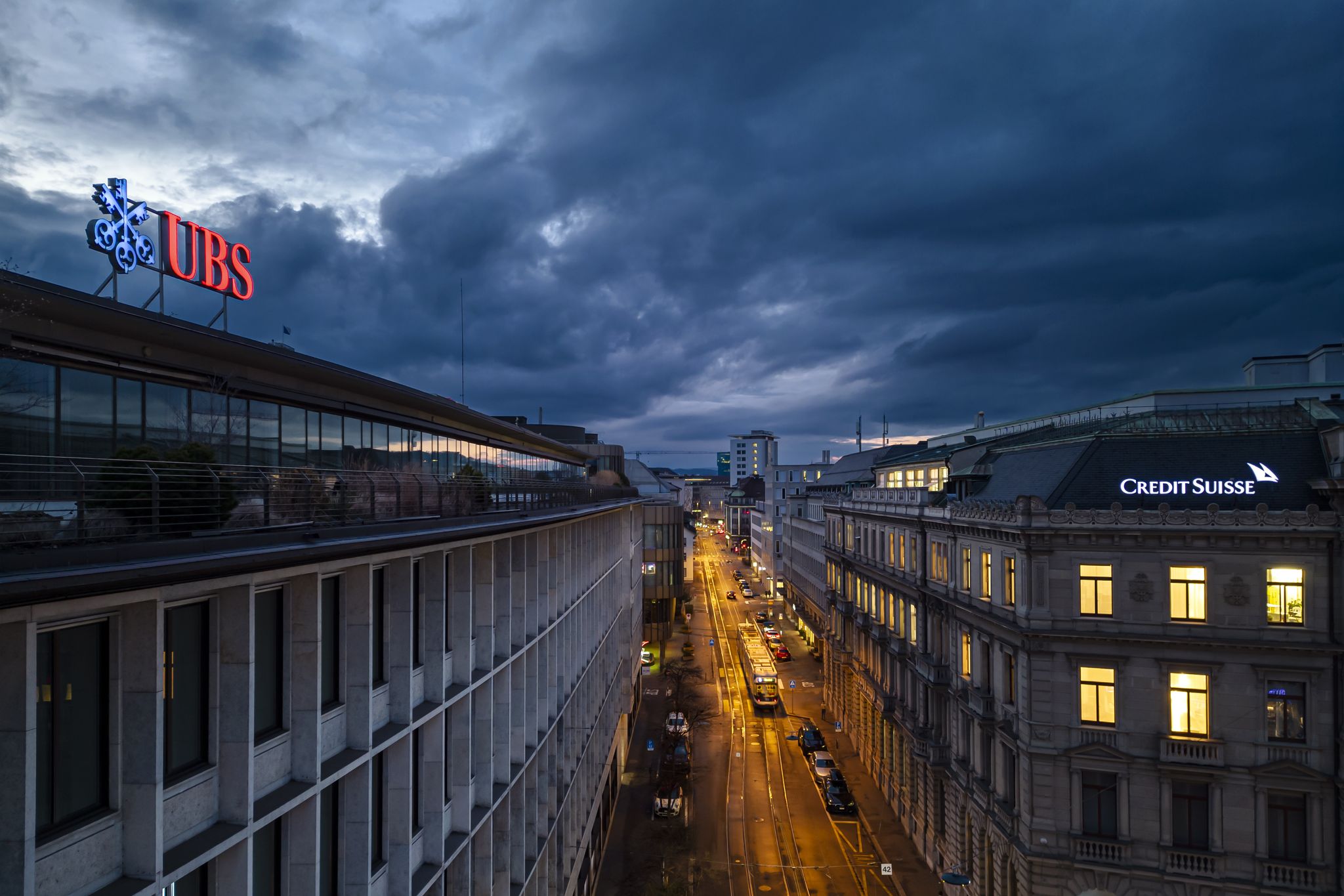 UBS übernimmt Credit Suisse – Märkte weiter beunruhigt