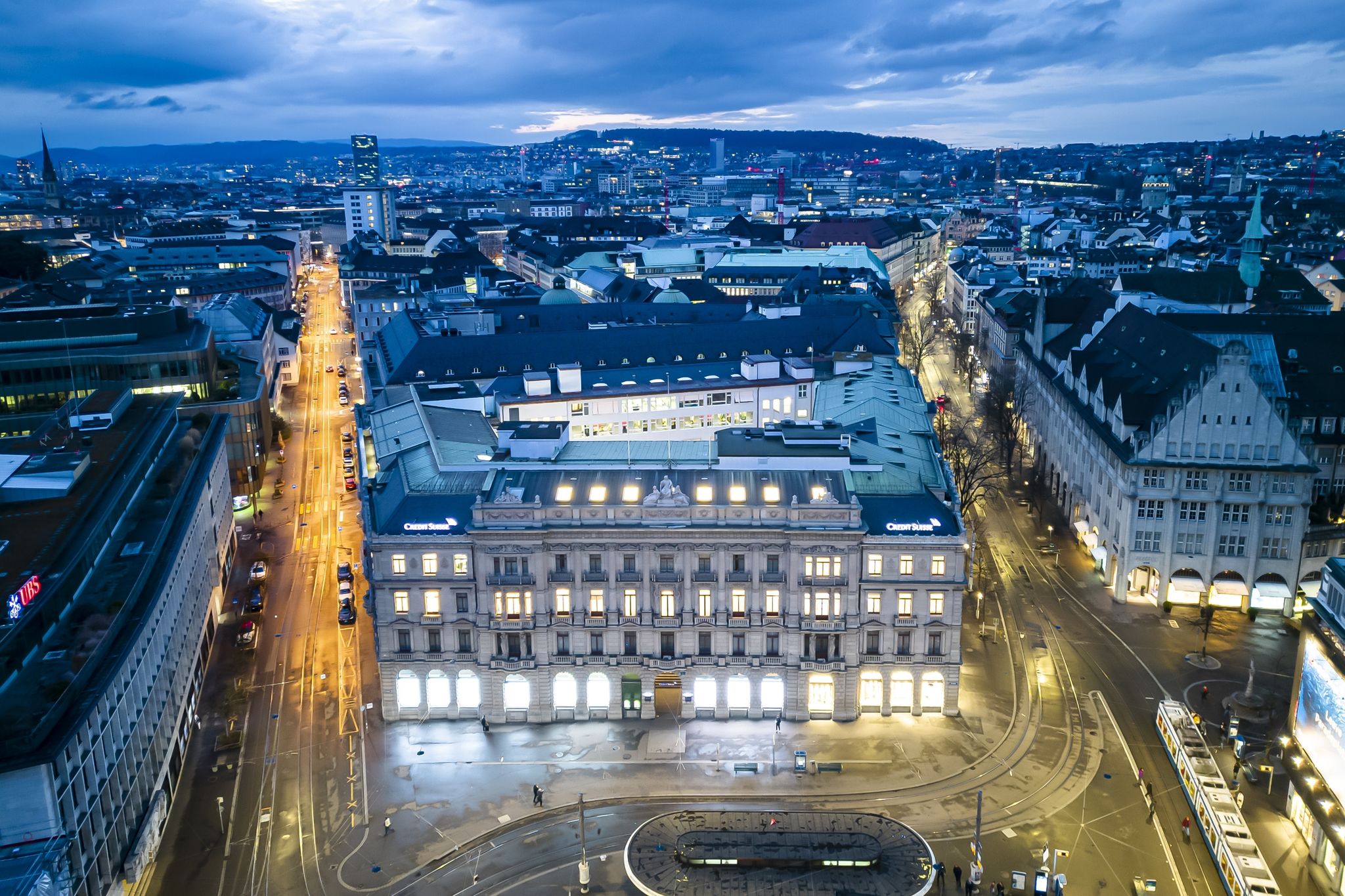 Trotz Zwangshochzeit mit UBS: Credit Suisse zahlt hohe Boni