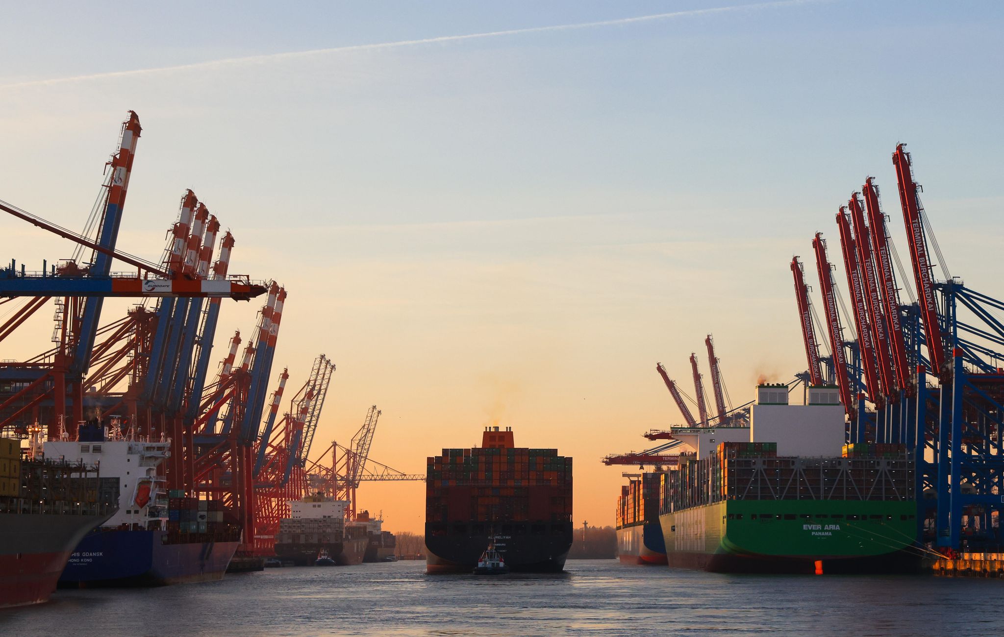 Verdi-Warnstreik legt Hamburger Hafen lahm