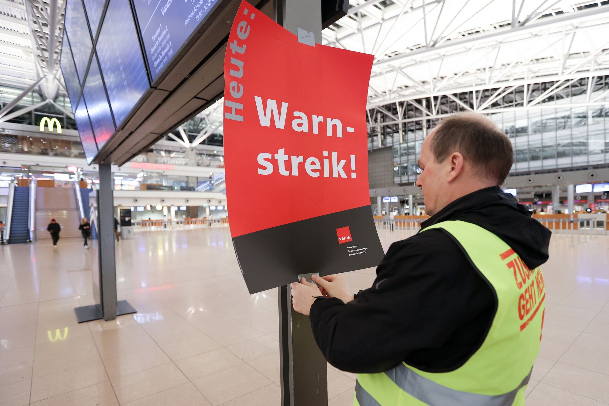 Bundesweiter Streik beginnt – Verkehr kommt zum Erliegen