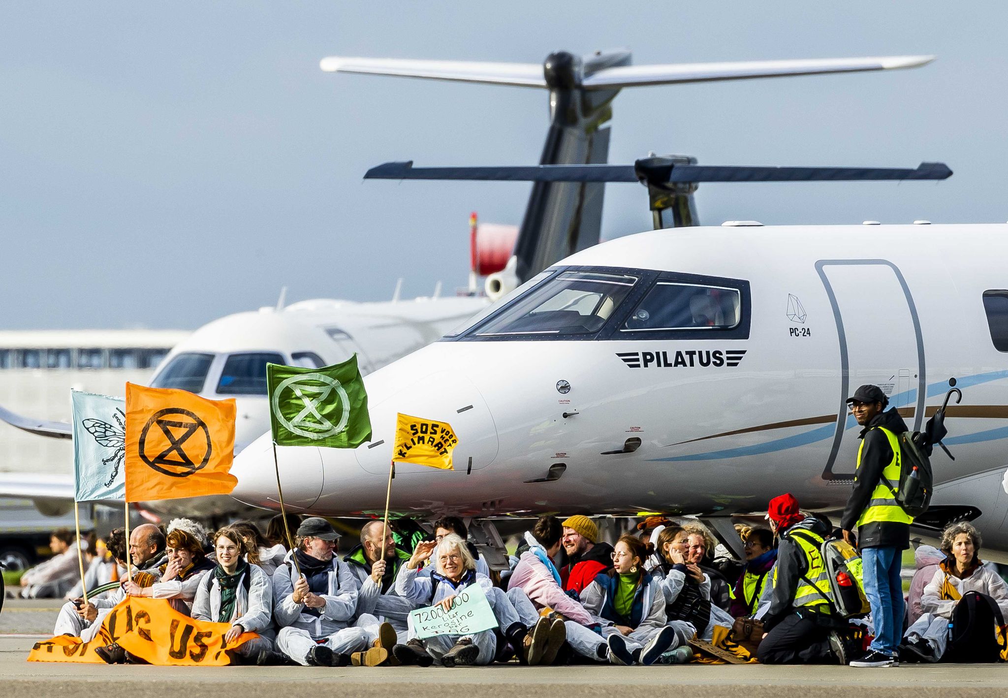 Amsterdamer Flughafen stoppt Privatjets und Nachtflüge