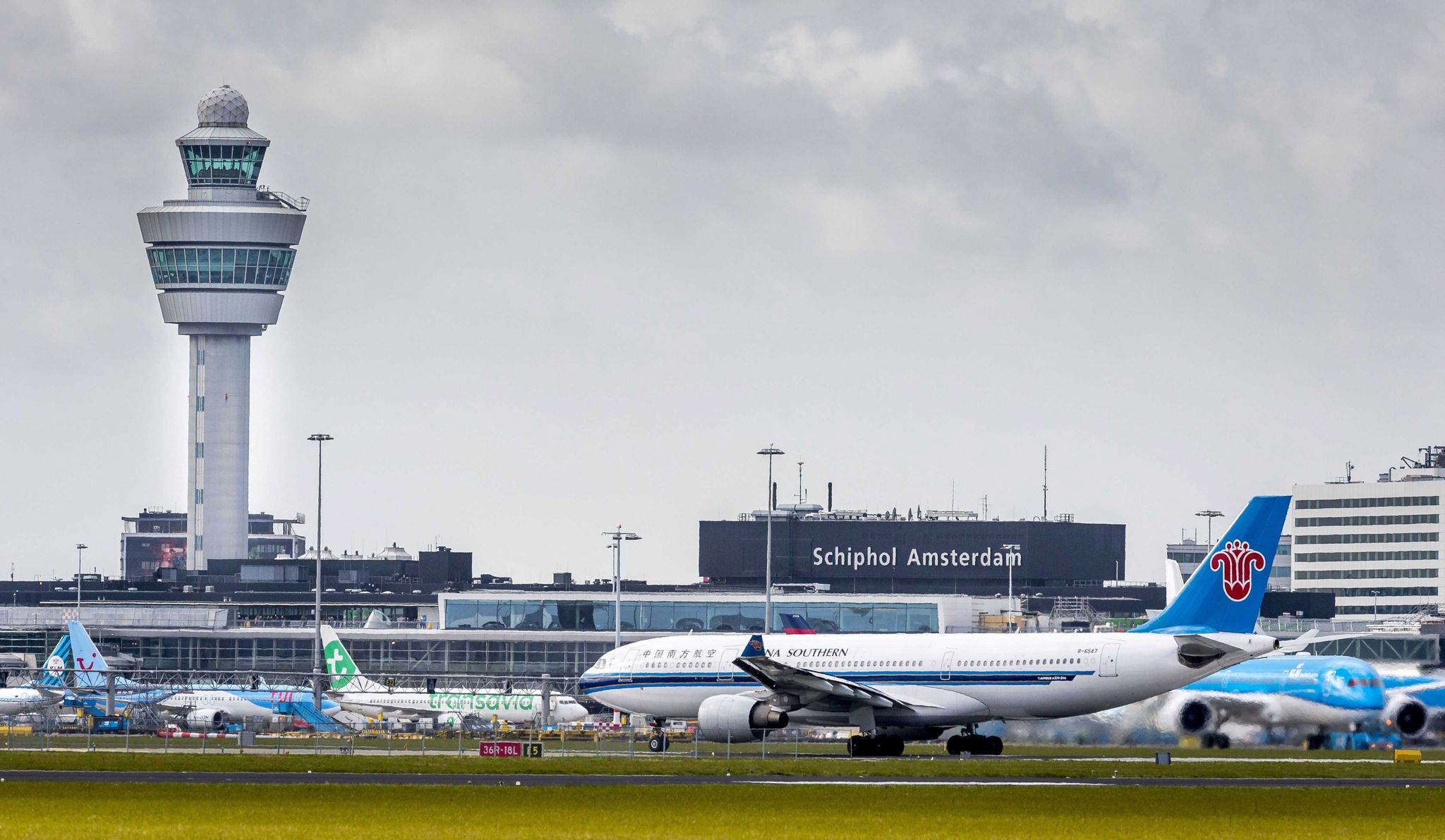 Gericht: Nicht weniger Verkehr am Amsterdamer Flughafen