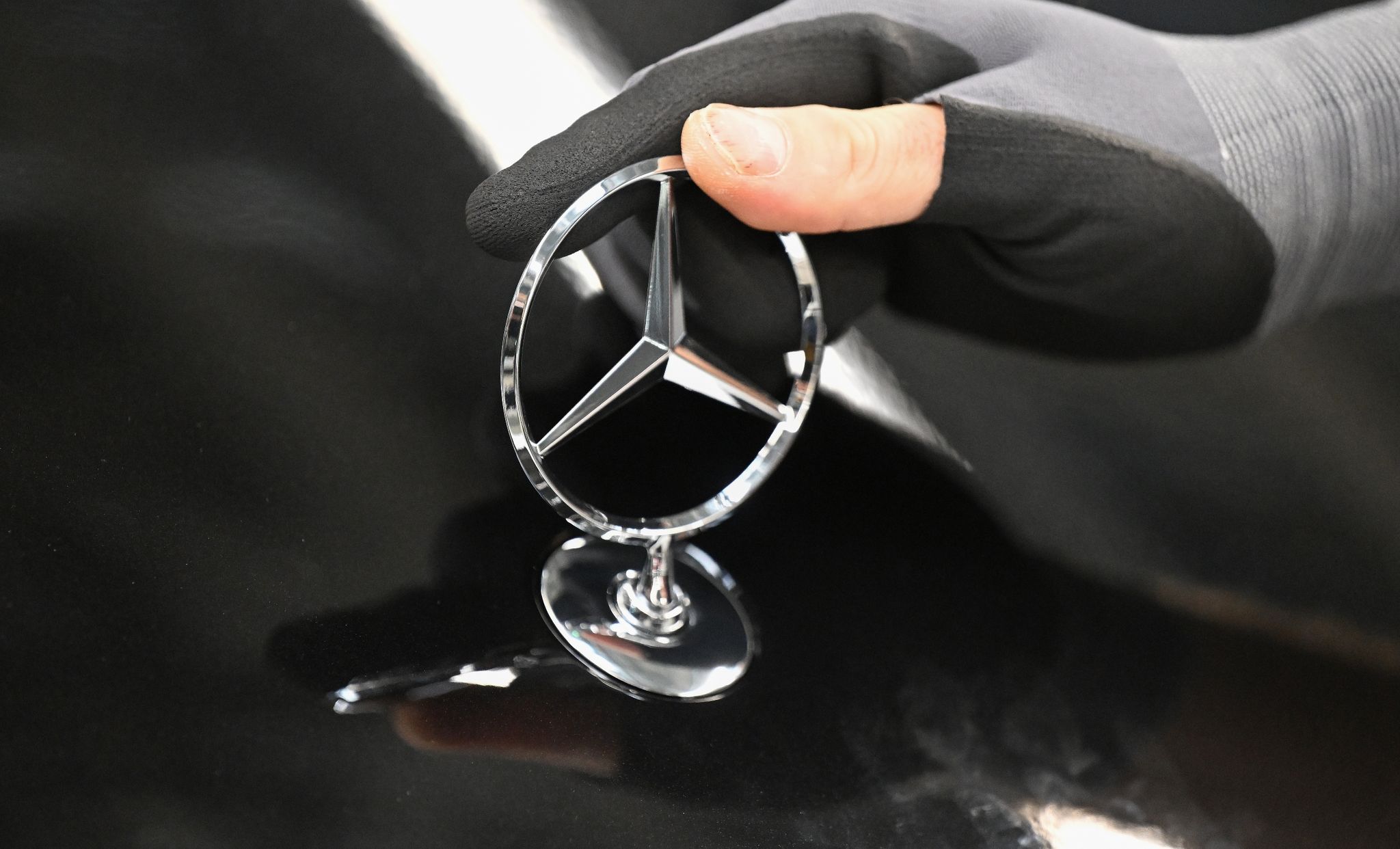 Mercedes-Benz verkauft etwas mehr Autos