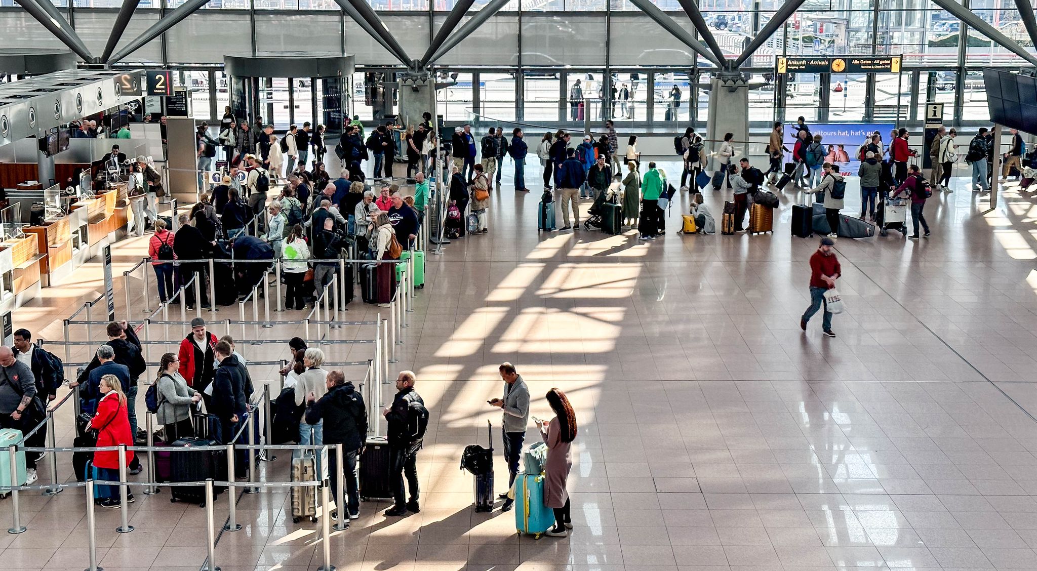 Verdi ruft zu Warnstreik am Flughafen Berlin-Brandenburg auf