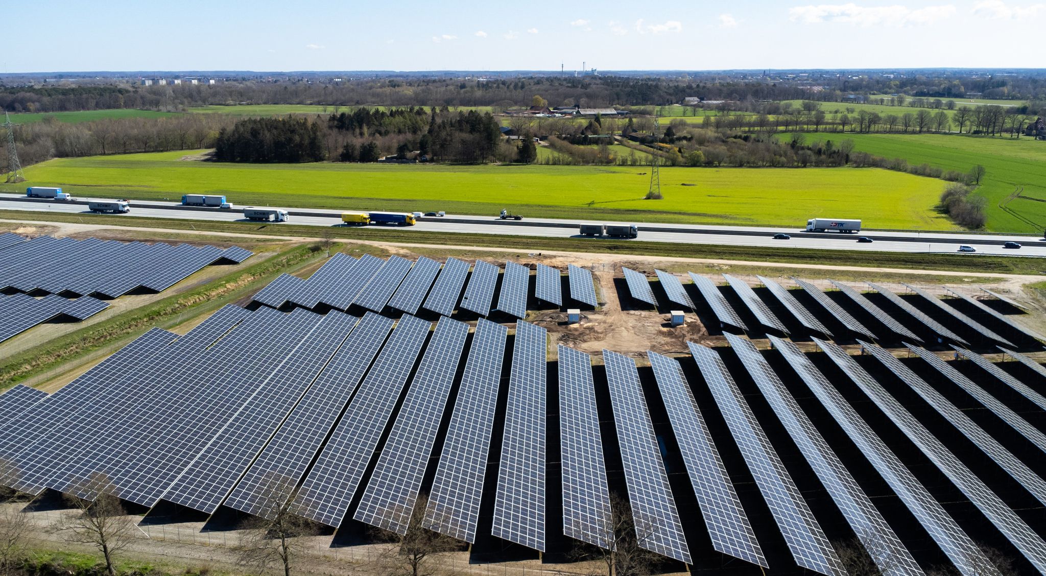 Bahn eröffnet 40-Hektar-Solarpark in Schleswig-Holstein