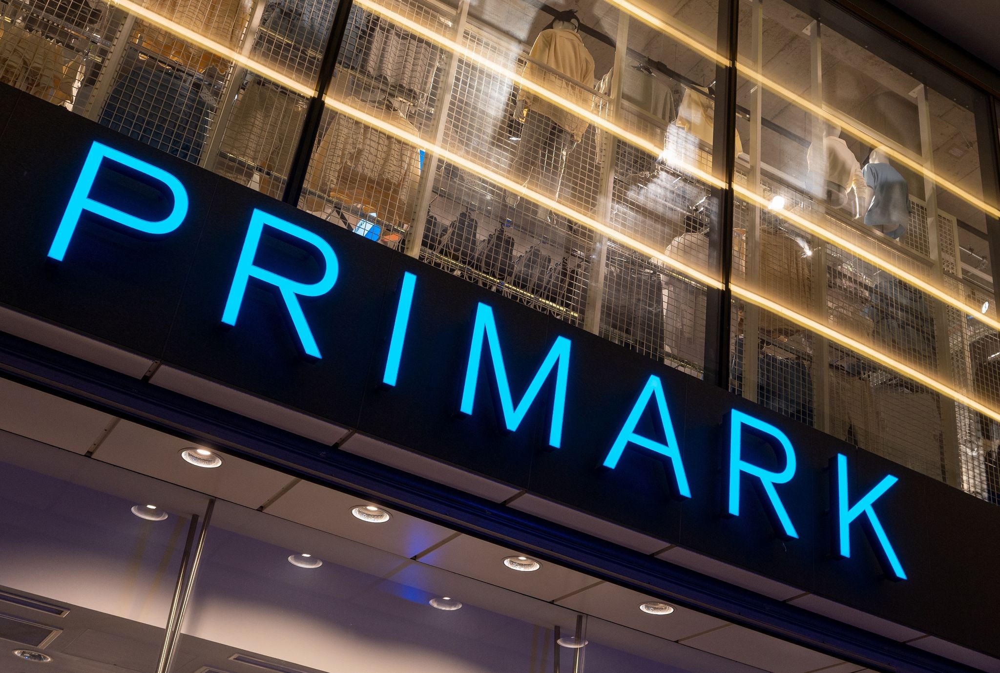 Billigmodekette Primark setzt den Rotstift an