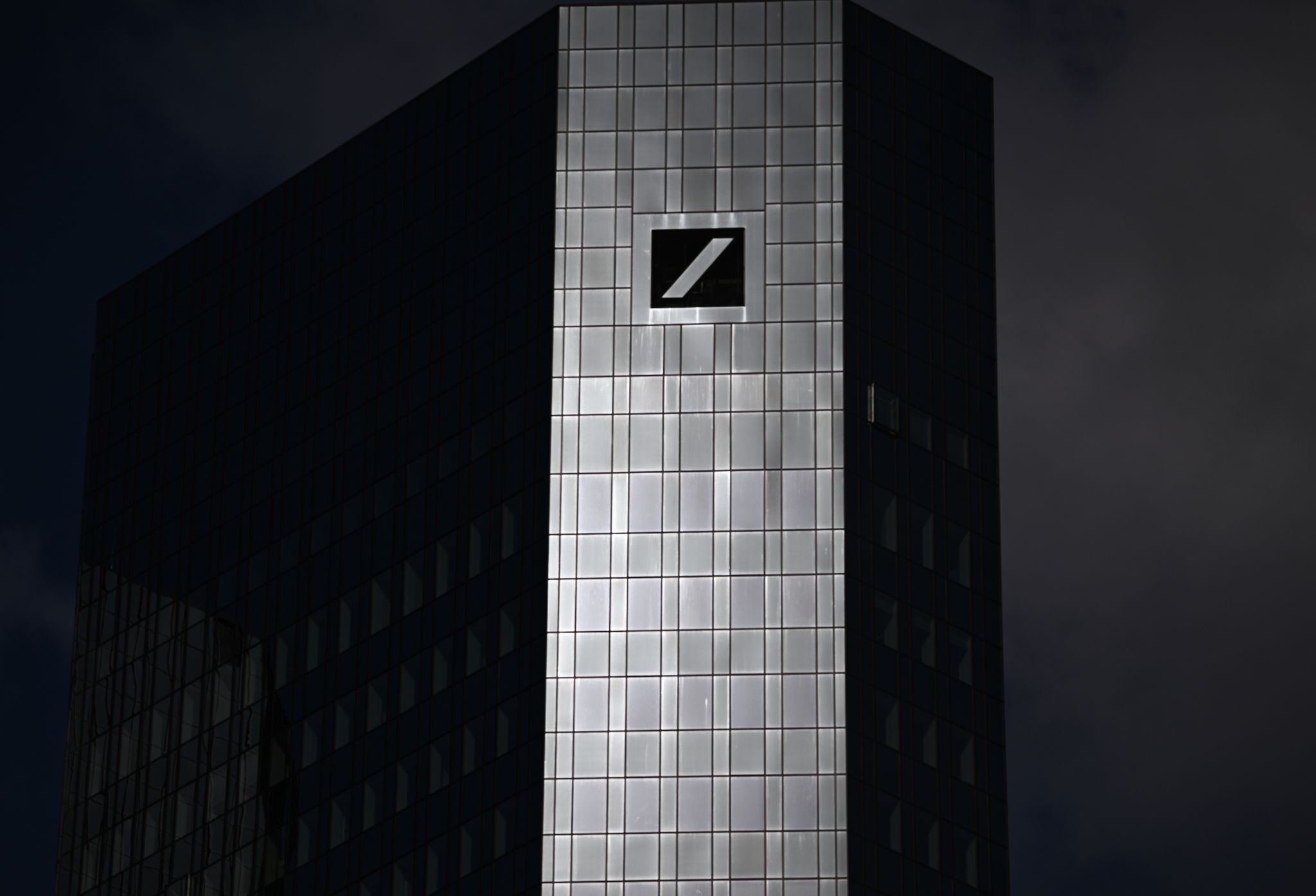 Deutsche Bank will britische Investmentbank Numis übernehmen