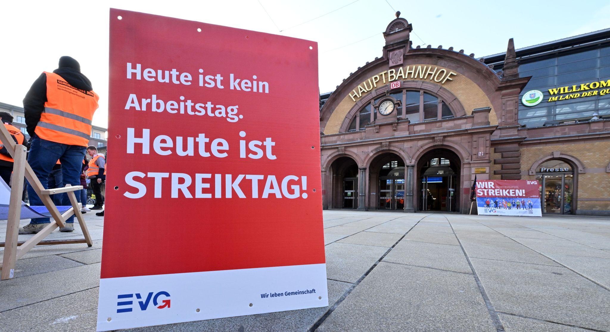 Bahn will Warnstreik mit Eilantrag bei Gericht verhindern