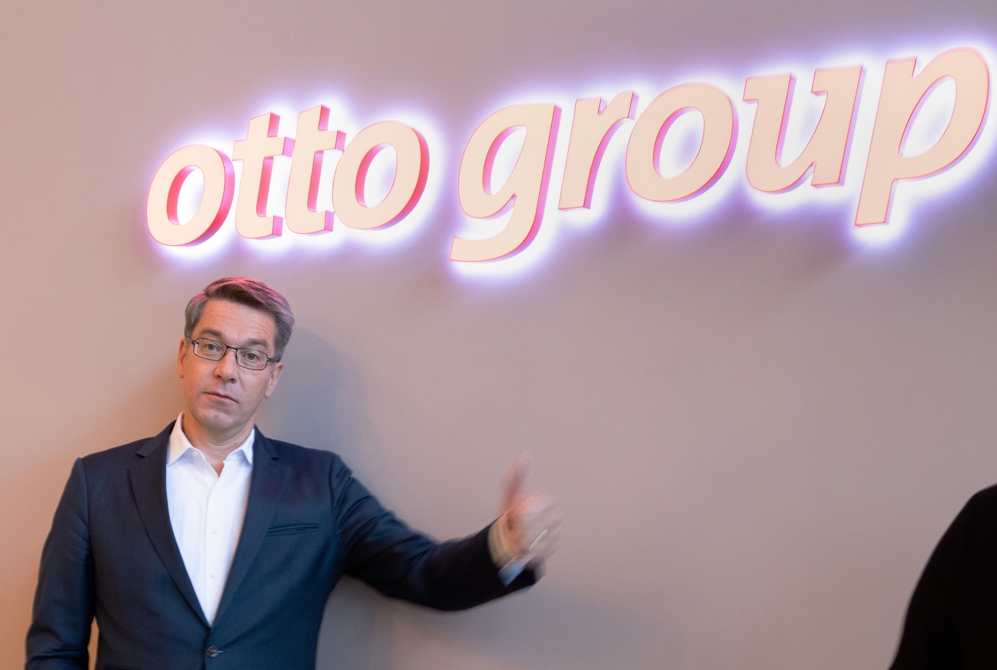 Otto Group rutscht in die roten Zahlen