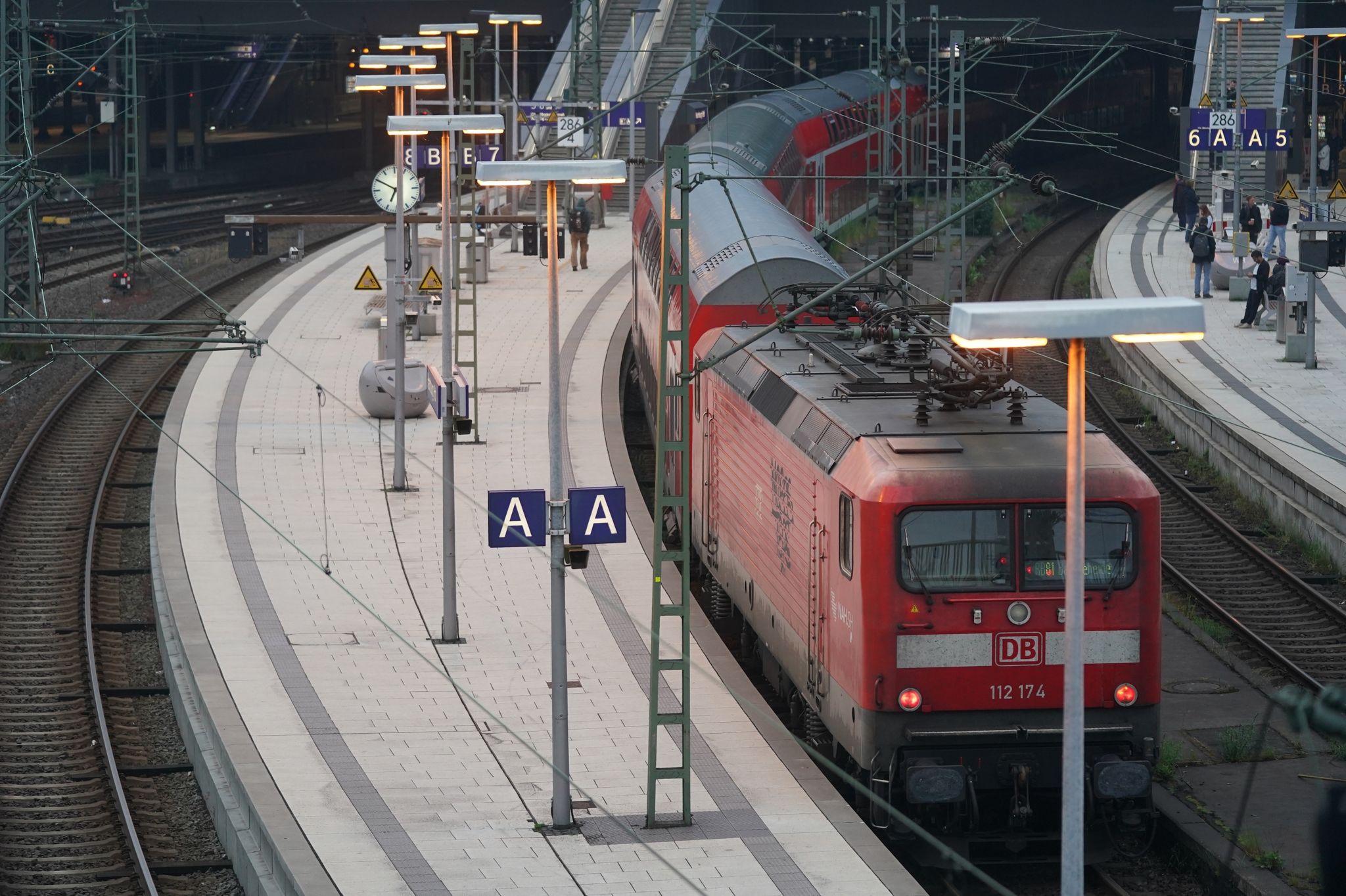 Tarifkonflikt bei der Bahn: Reaktion von EVG erwartet