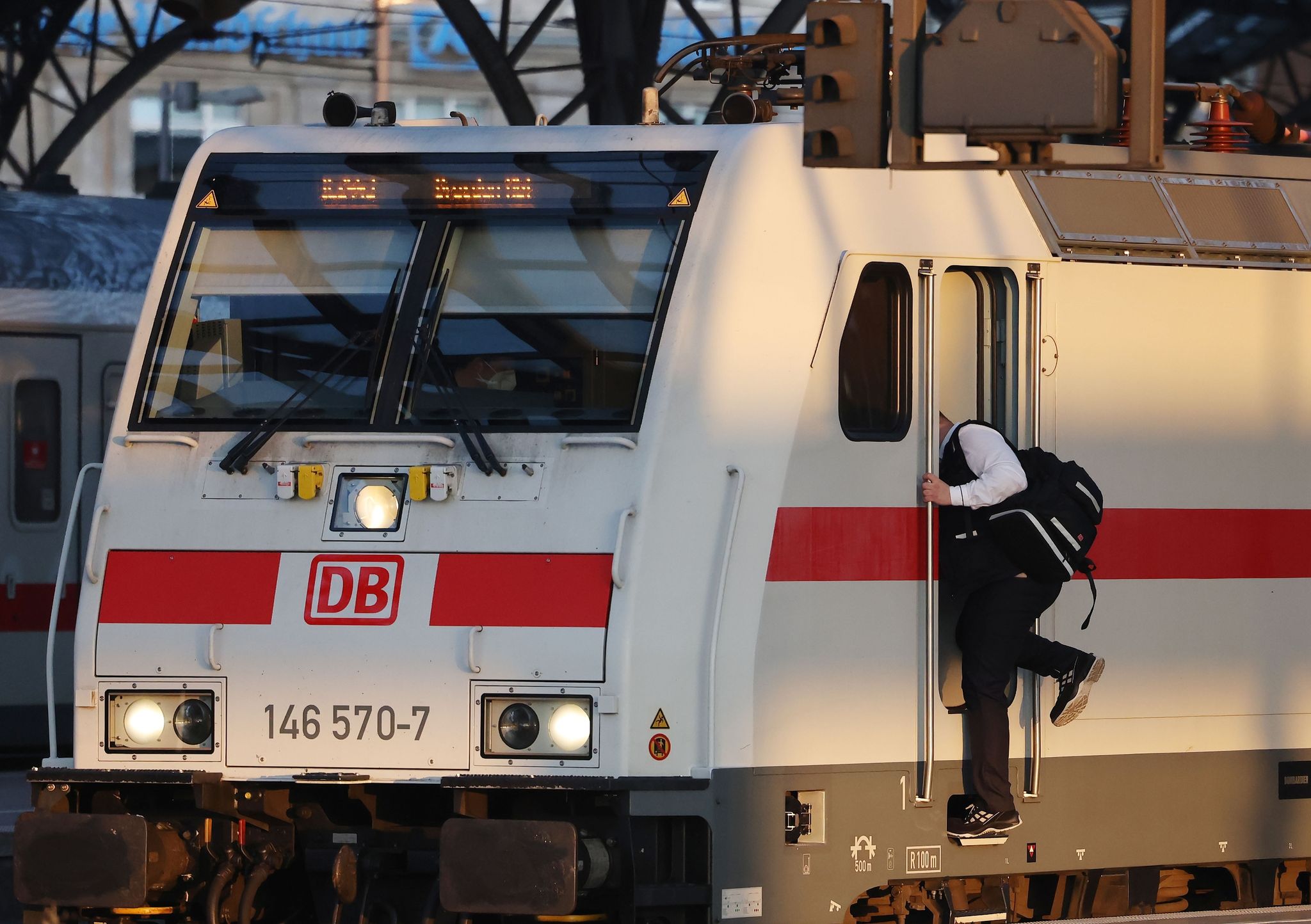 Bahn: GDL fordert 555 Euro mehr und weniger Arbeitszeit