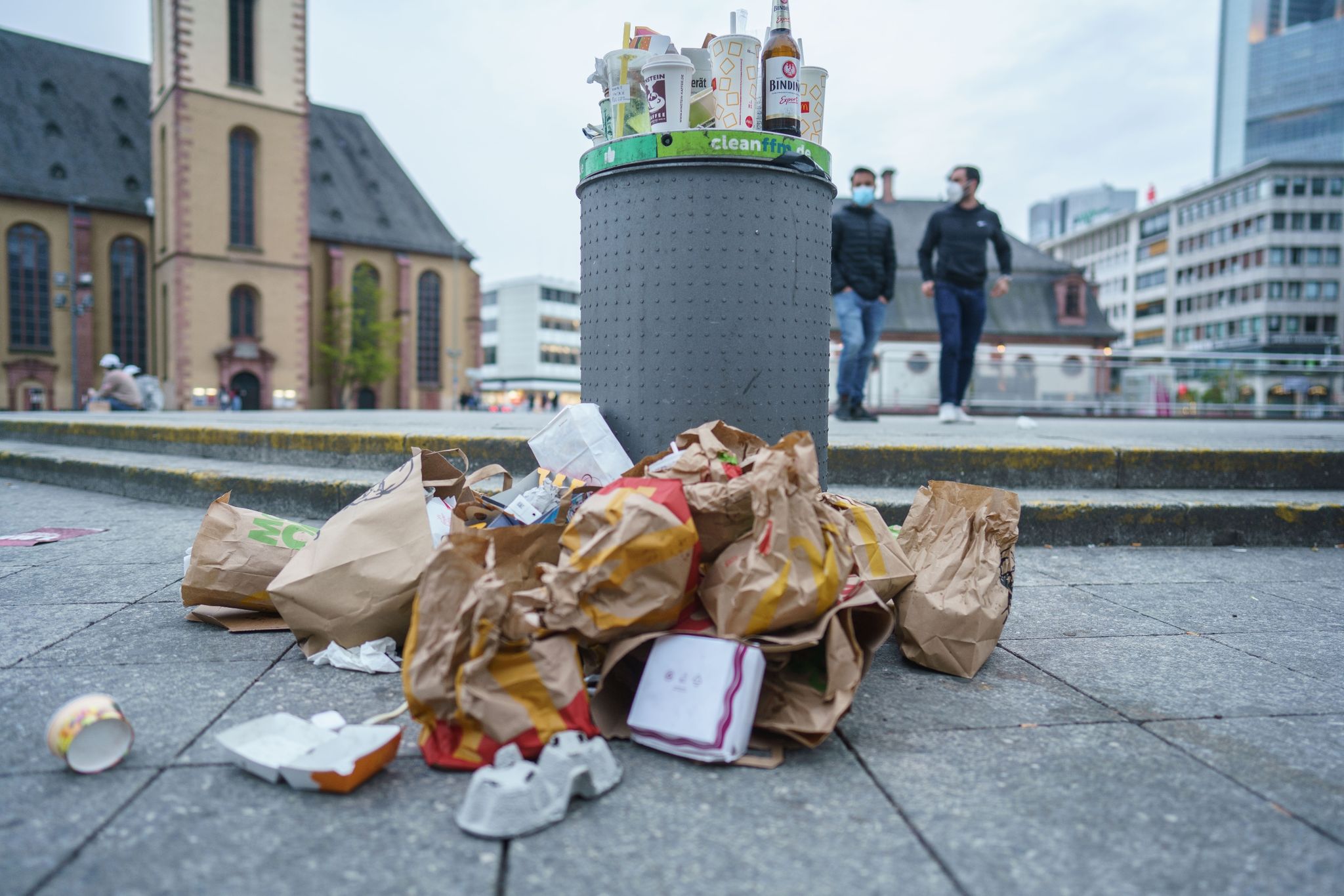 Städte nach Urteil zu Verpackungssteuer noch zögerlich