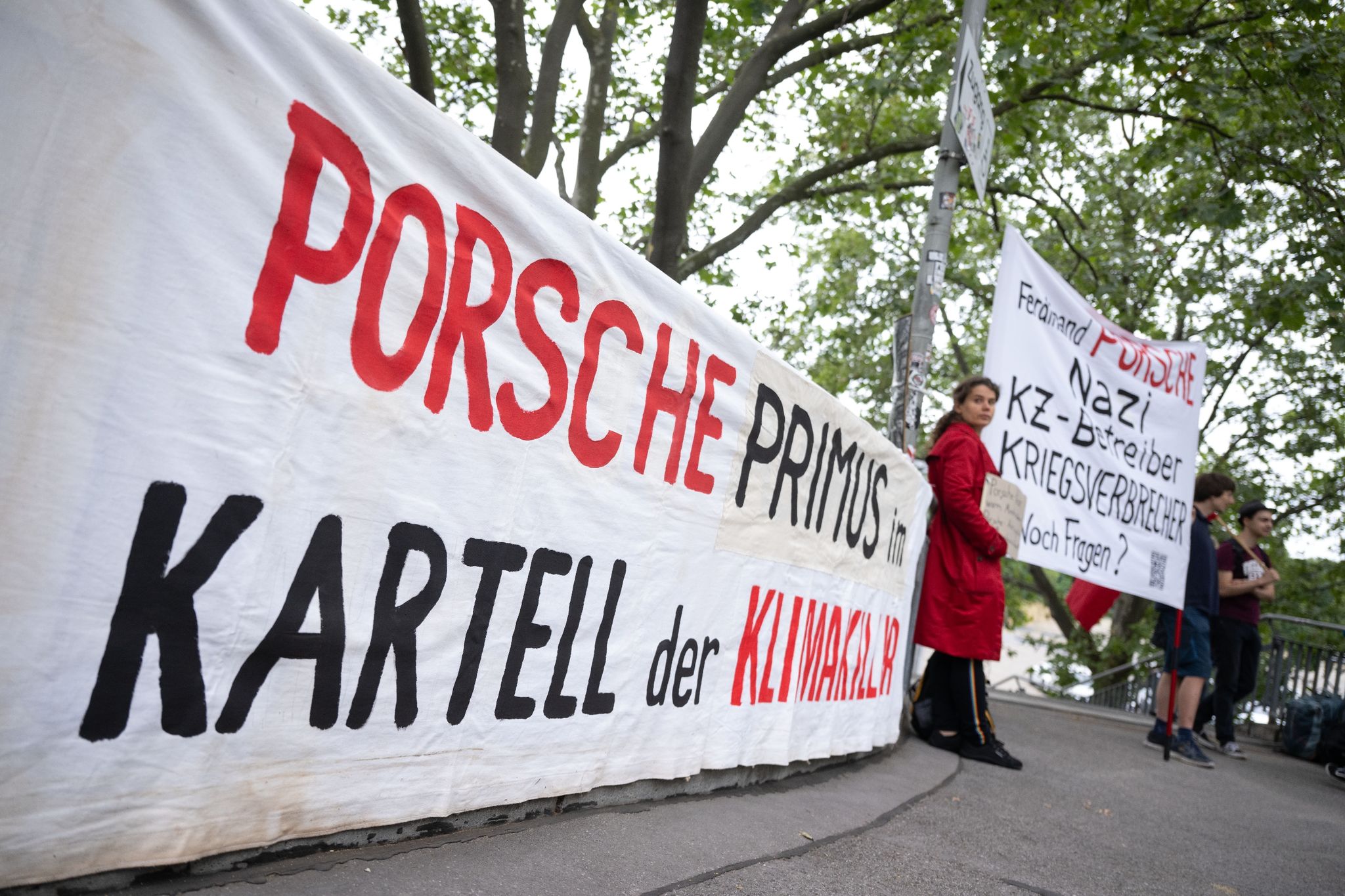 Aktivisten stören Porsche-Hauptversammlung