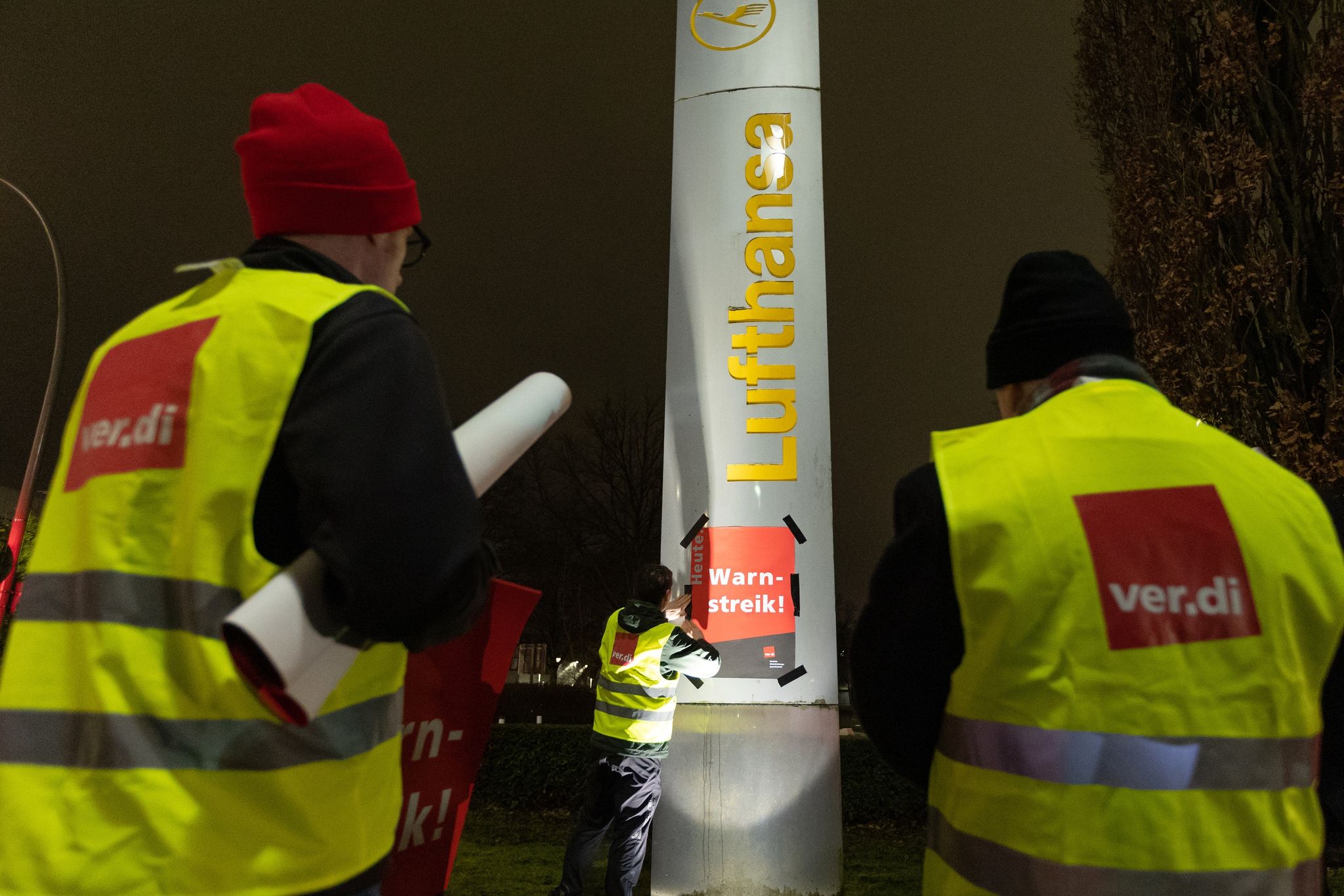 Hunderte Lufthansa-Flüge fallen wegen Warnstreik aus