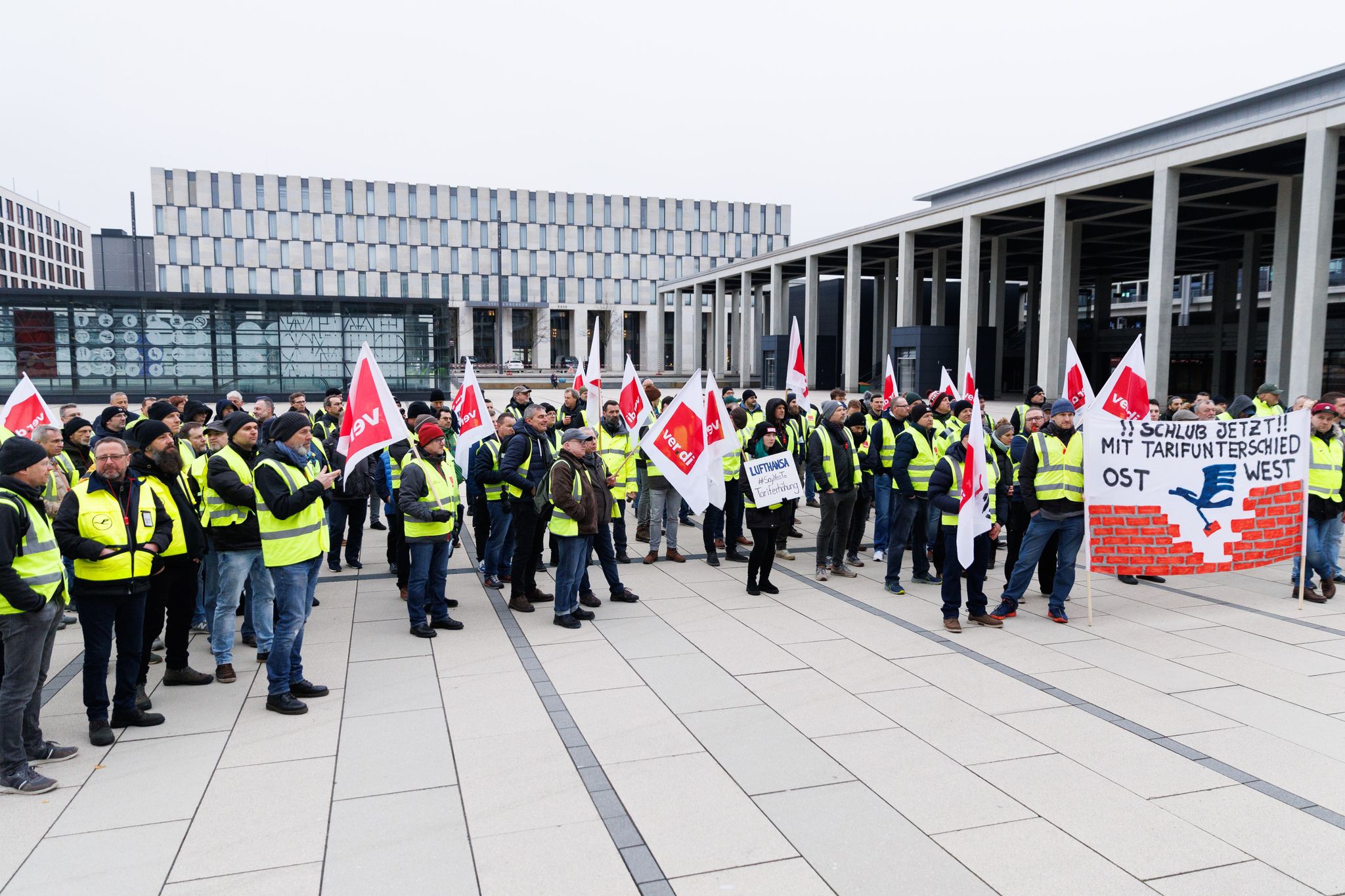 Zweitägiger Verdi-Warnstreik bei Lufthansa trifft Passagiere