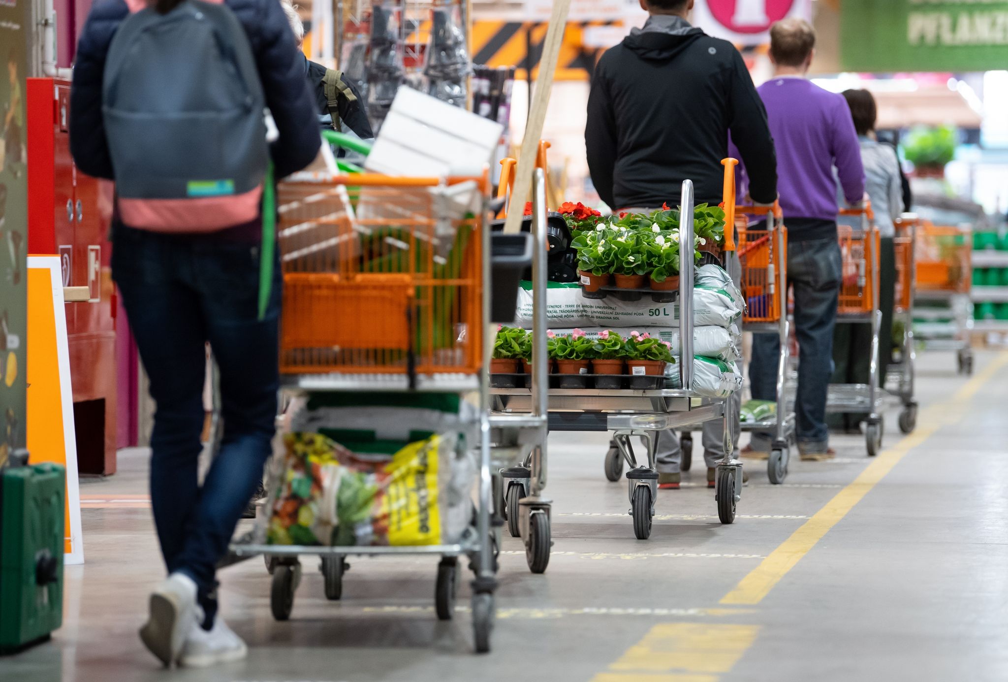 Verbraucher sparen auch im Baumarkt