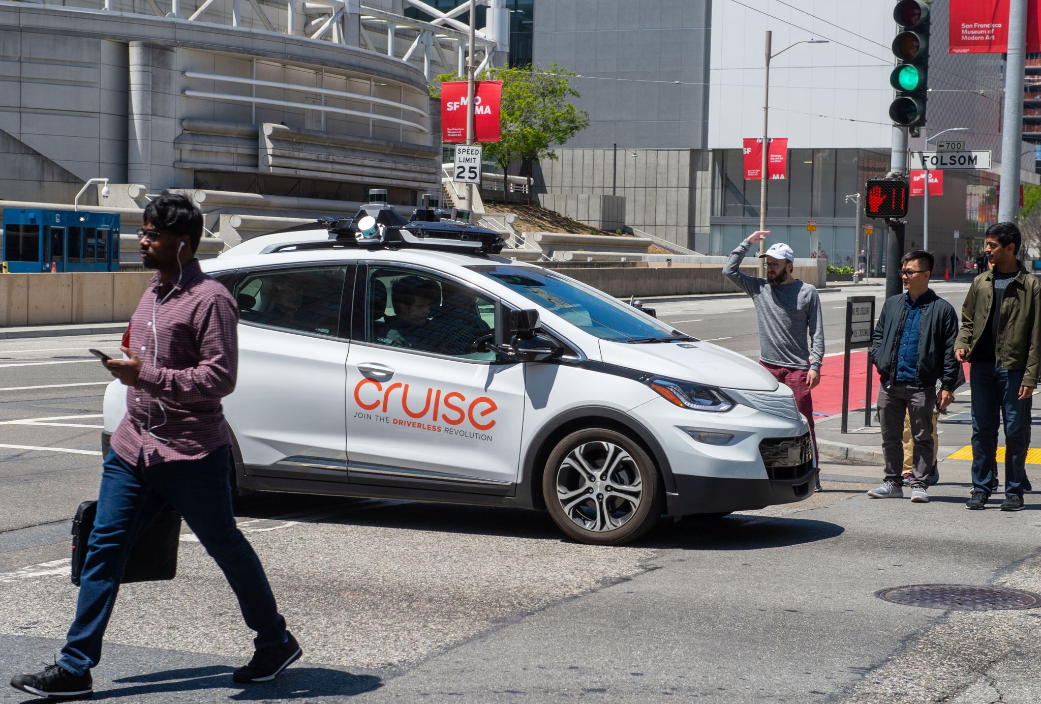 Cruise: Robotaxi kehrt nach Unfall auf die Straße zurück