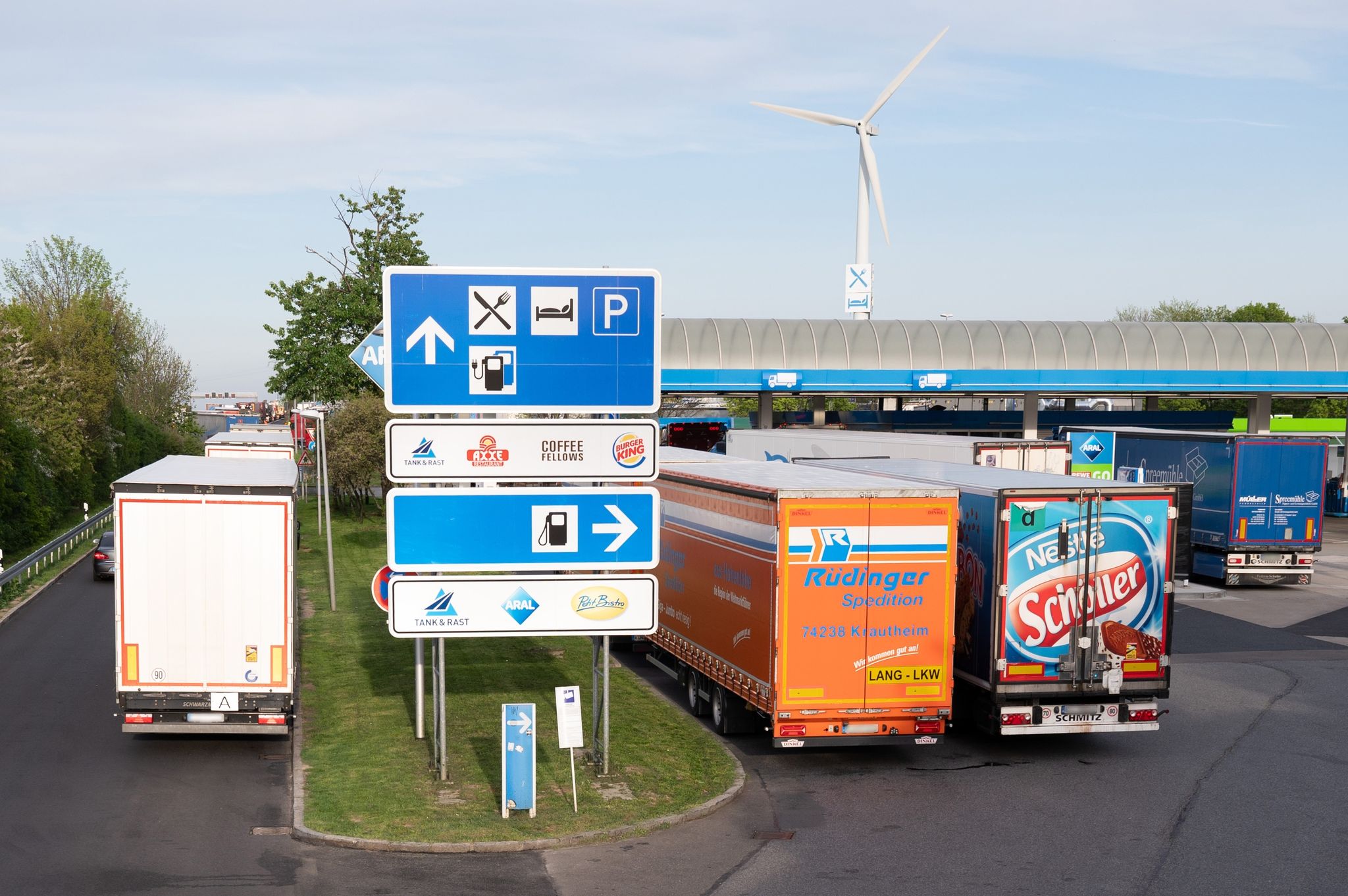 Stellplätze auf Autobahn für Lkw-Fahrer großes Problem