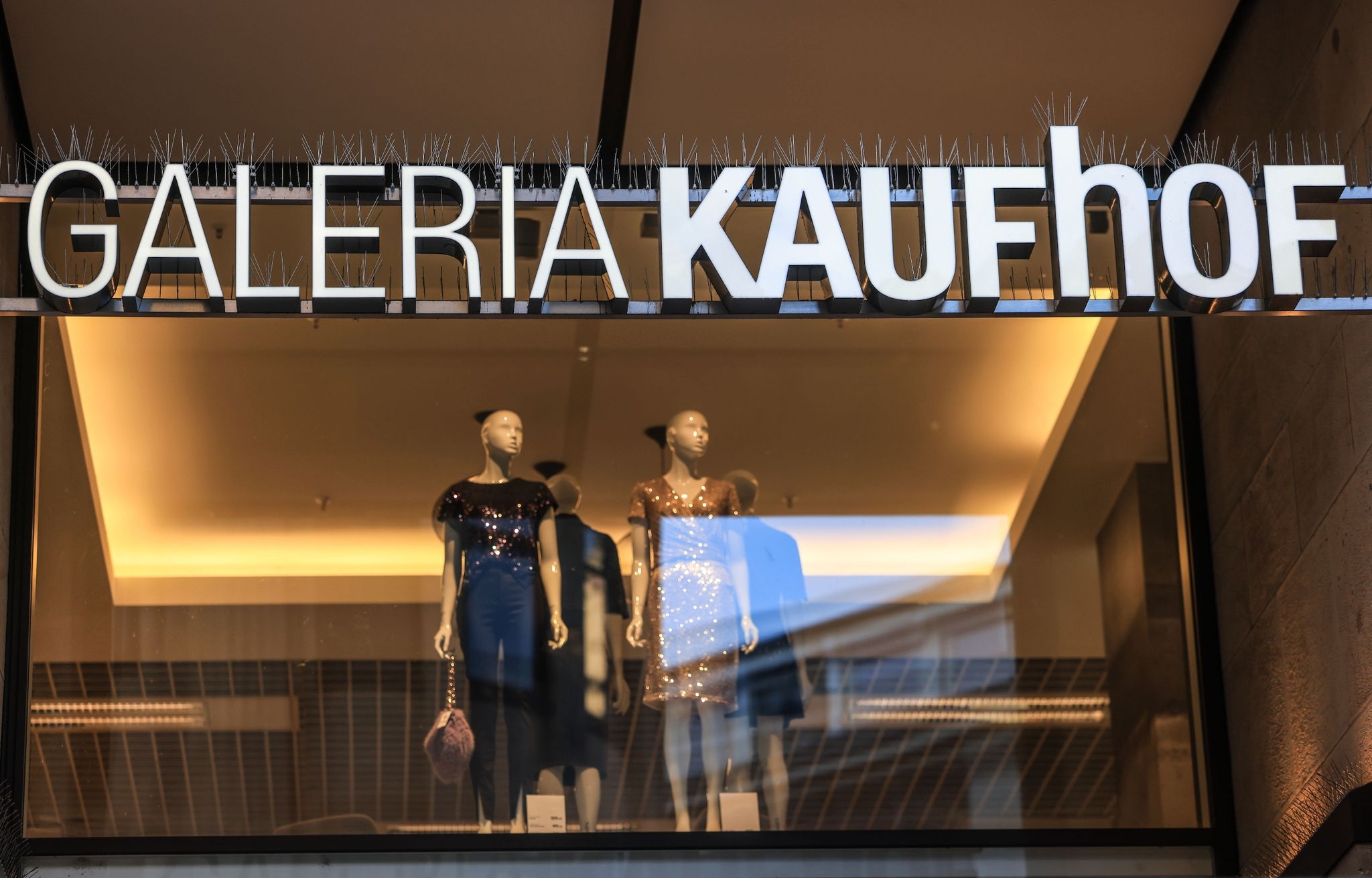 Galeria bietet Beschäftigten mehr Geld