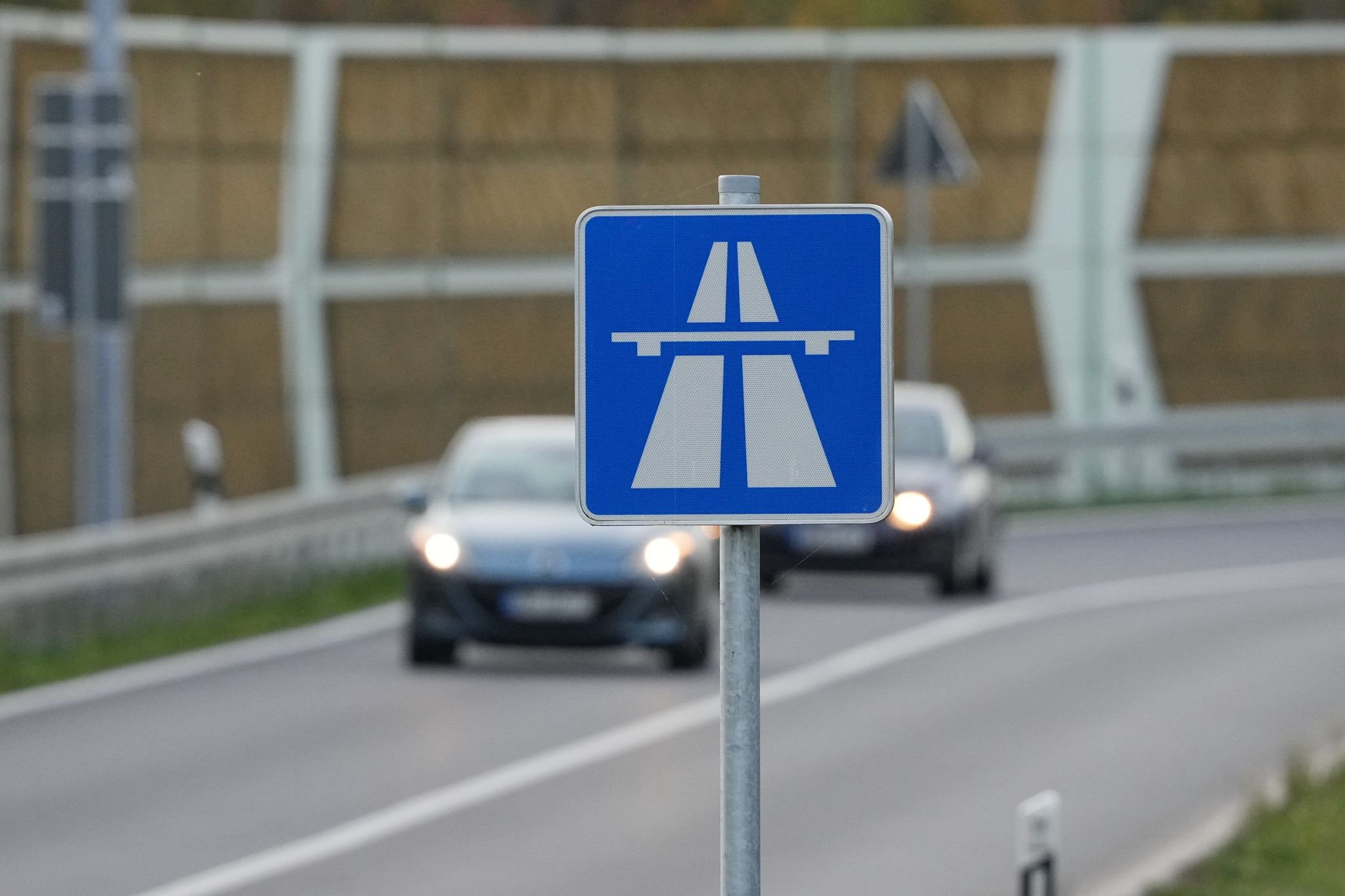 Breiter Protest gegen Sparpläne bei Autobahnen