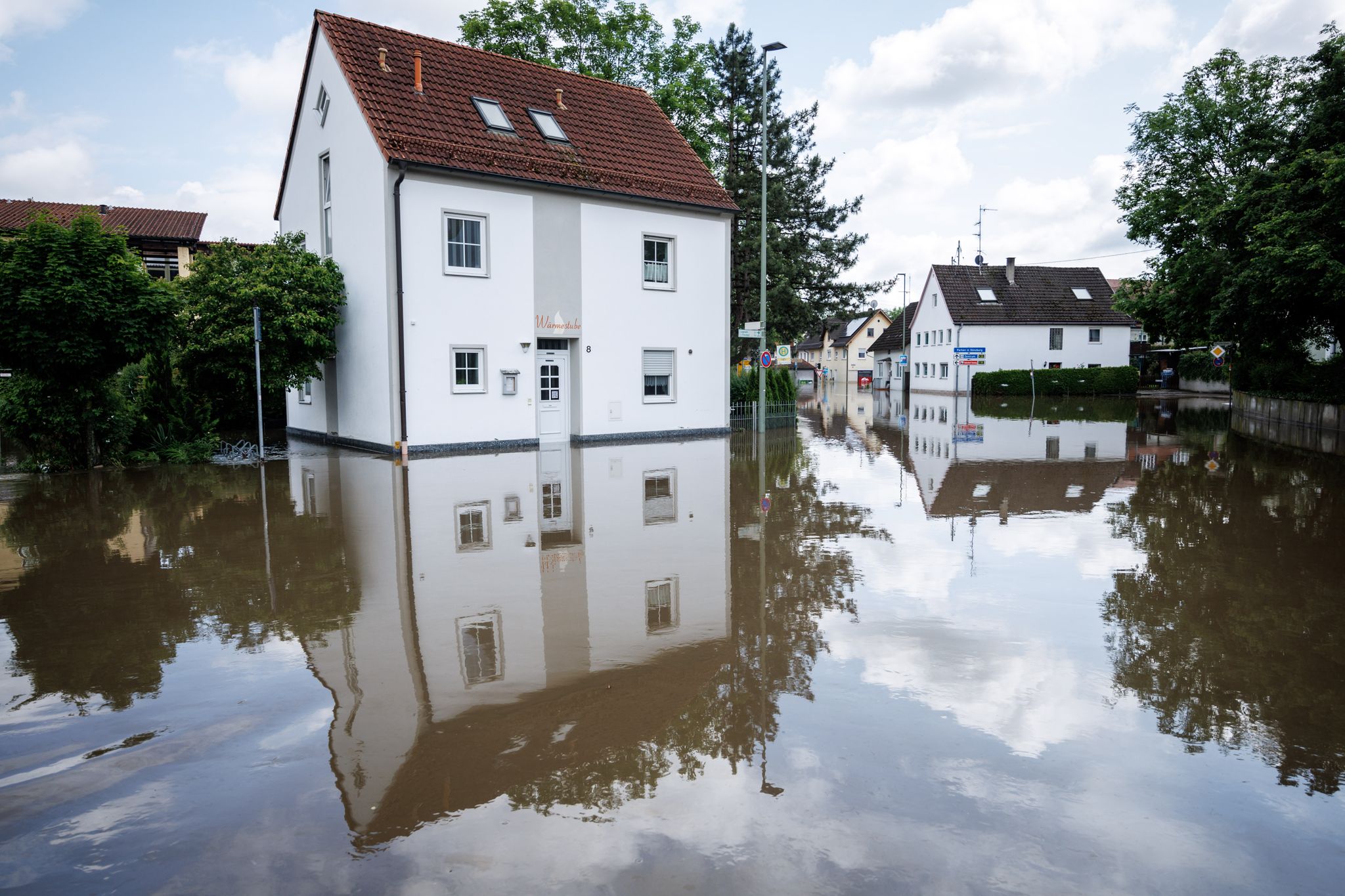 Debatte über Pflichtversicherung gegen Hochwasser dauert an