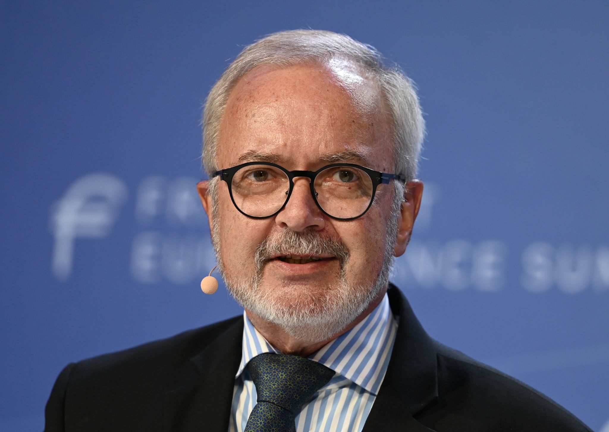 Korruptionsvorwürfe gegen ehemaligen EU-Förderbankchef Hoyer