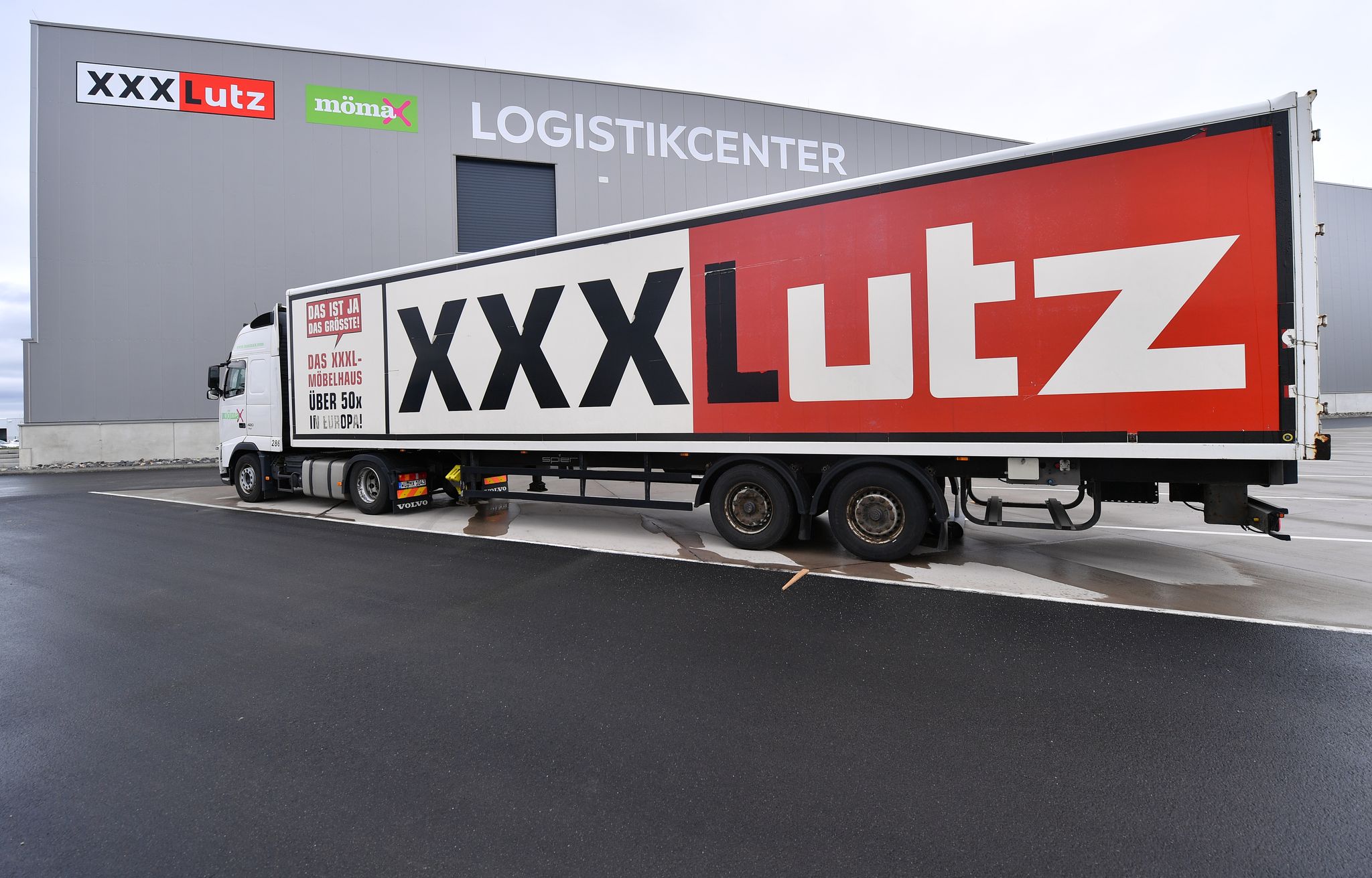 Möbelkonzern XXXLutz übernimmt Porta