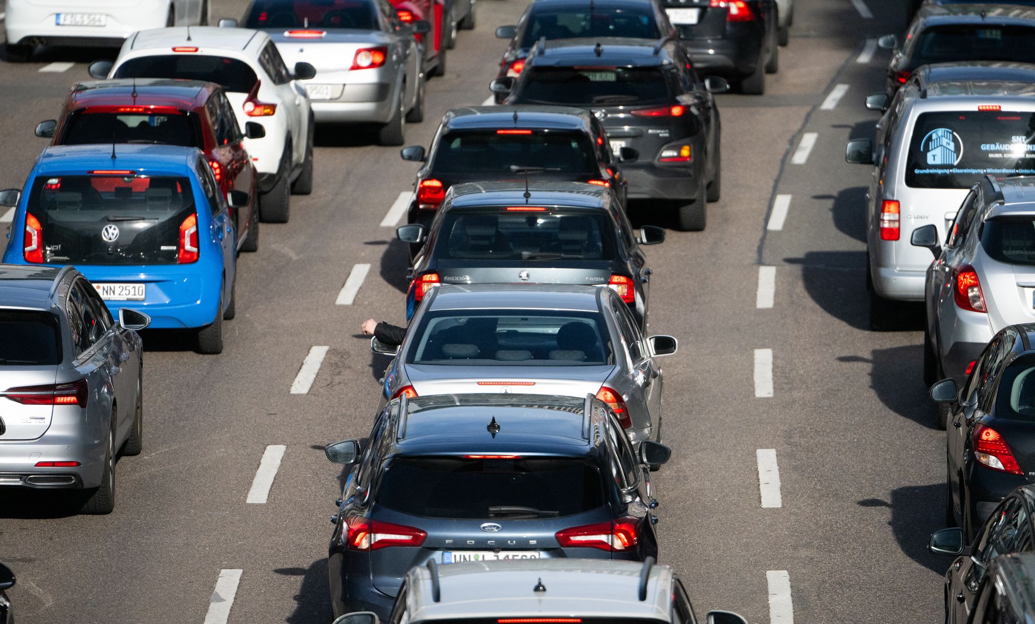 Mehr Autos, mehr Elektro – weniger Diesel