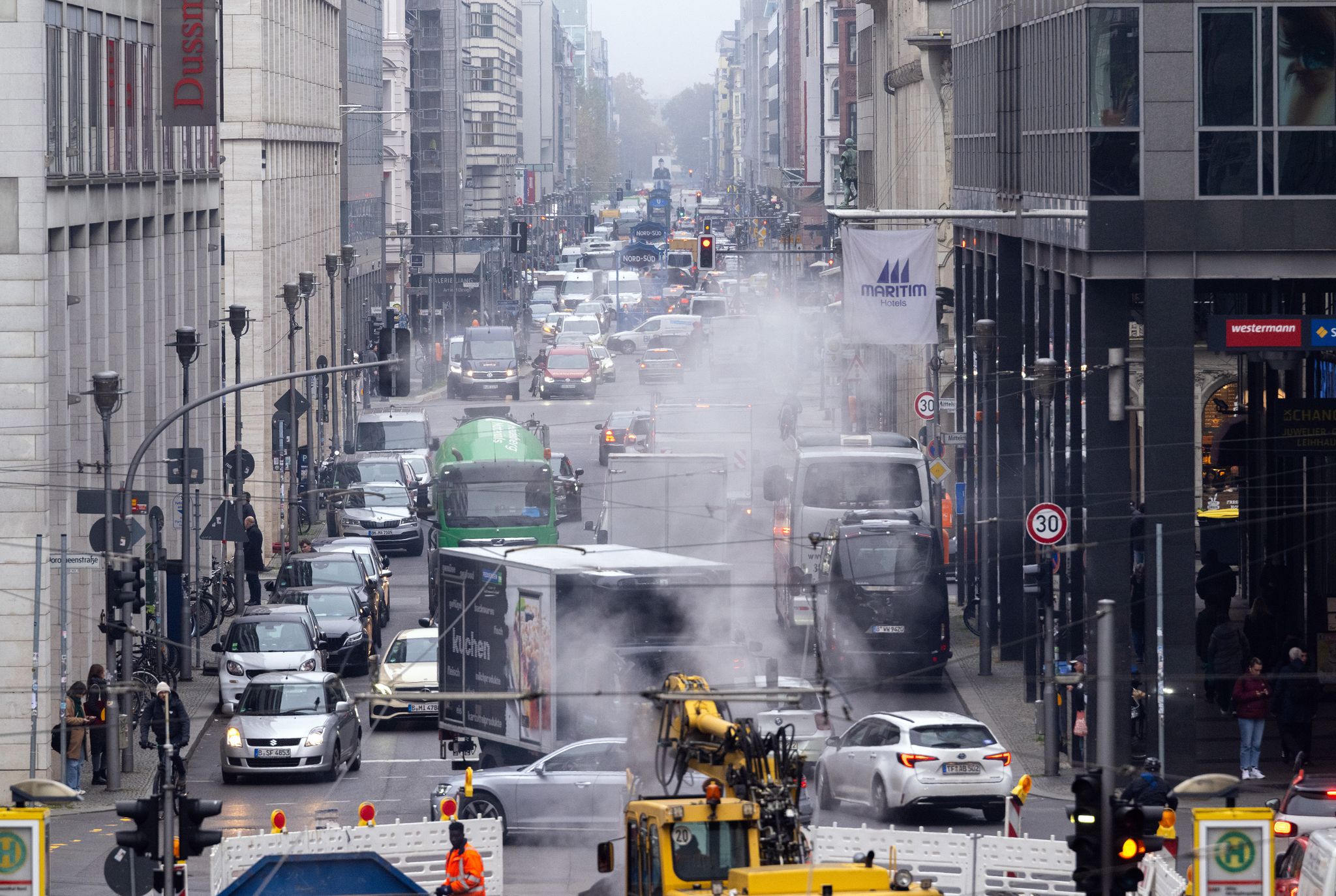 Weniger Autos in Berlin und Hamburg gemeldet