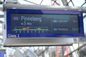 Lichtschranken und KI – Bahn prognostiziert Auslastung