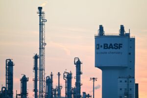 Chemiekonzern BASF senkt Gewinnprognose