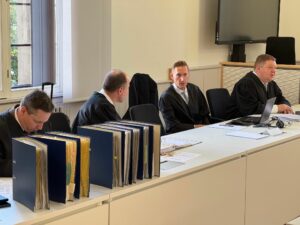 Frachter-Untergang mit Tausenden VW-Autos – Wer zahlt?