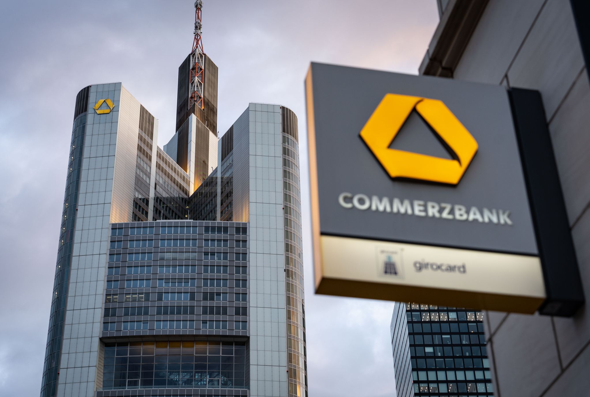 Unicredit stockt bei Commerzbank auf – Übernahmeangebot naht