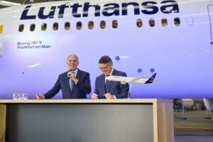Lufthansa tauft Hoffnungsträgerin mit Problemen